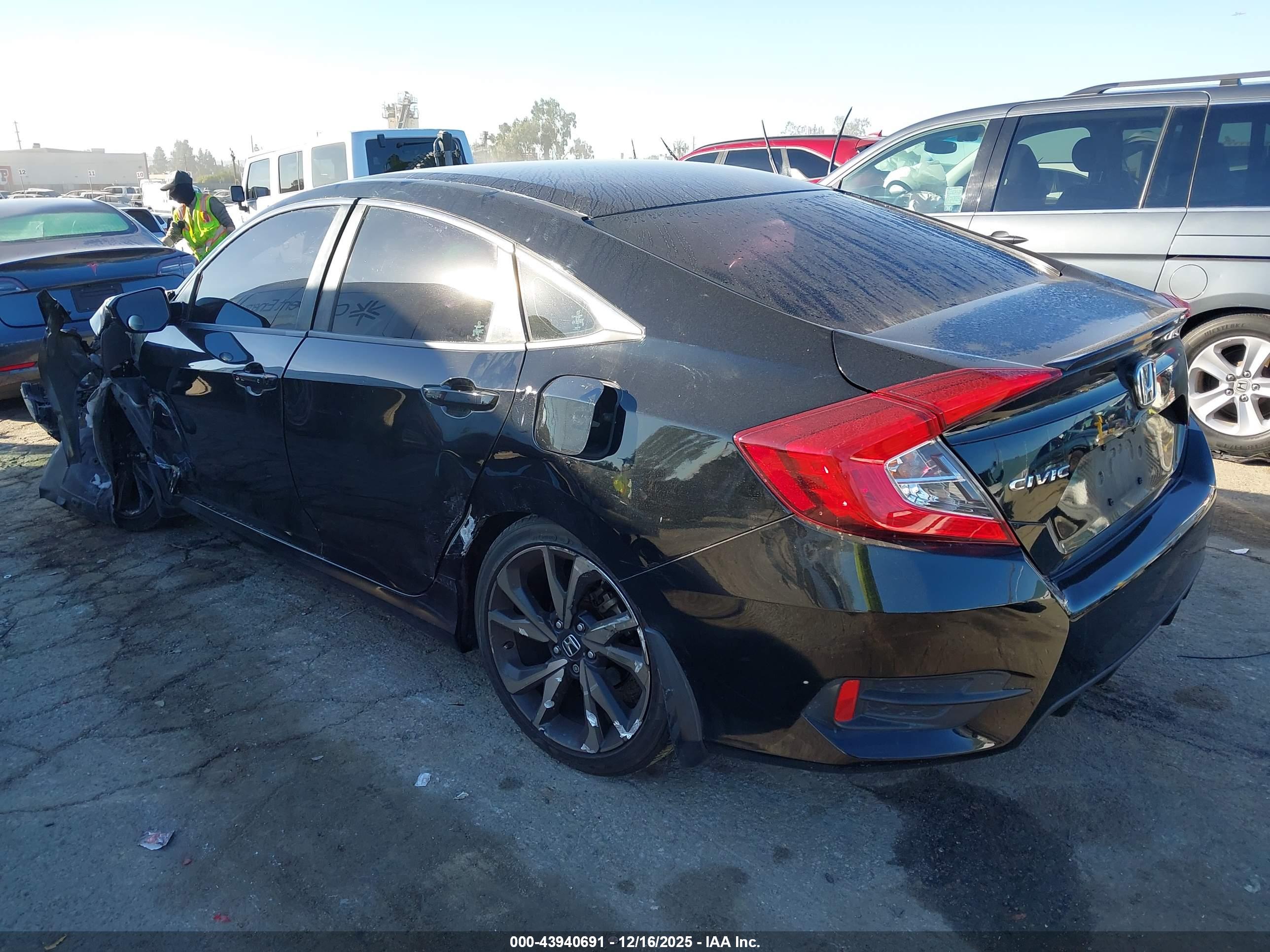 HONDA CIVIC image 3