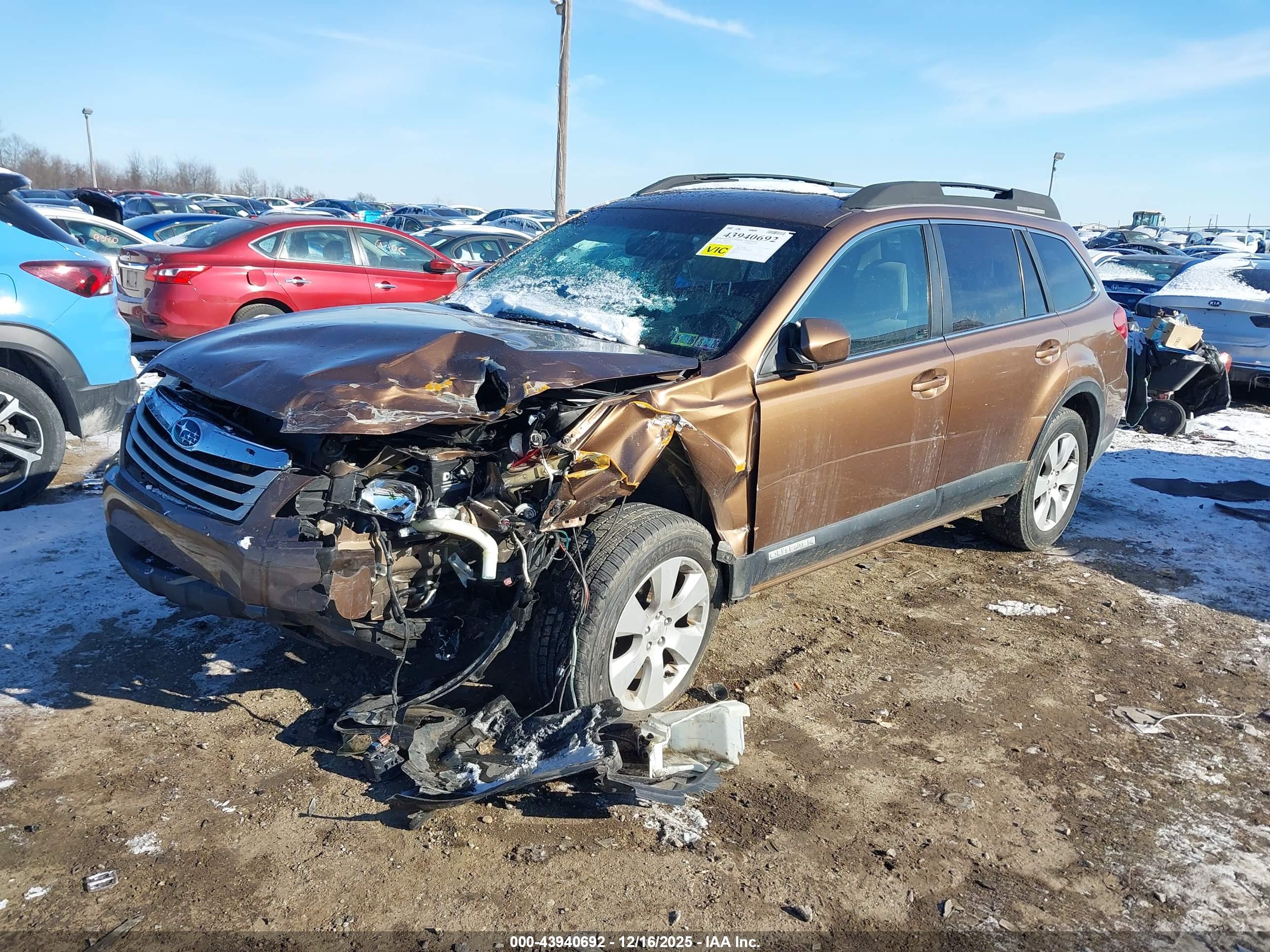 SUBARU OUTBACK image 2