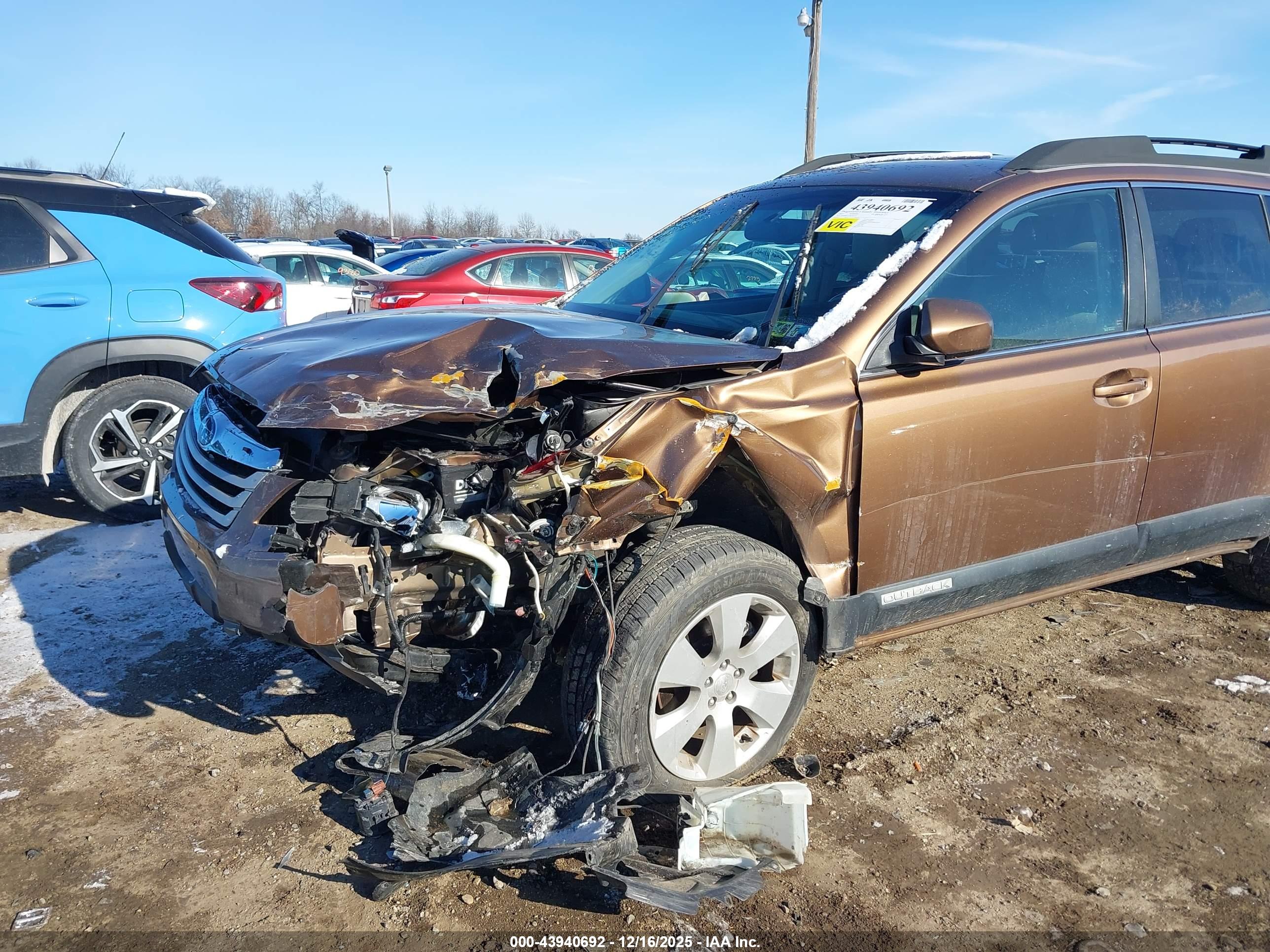 SUBARU OUTBACK image 6