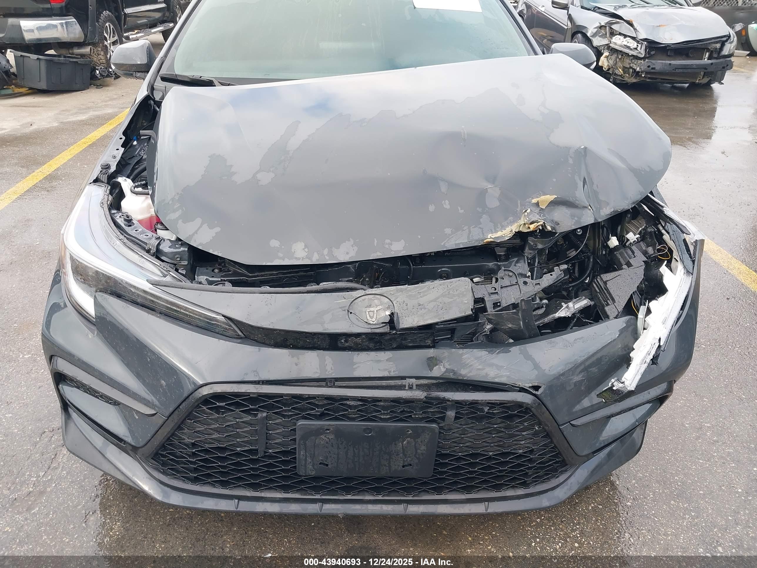 TOYOTA COROLLA image 6