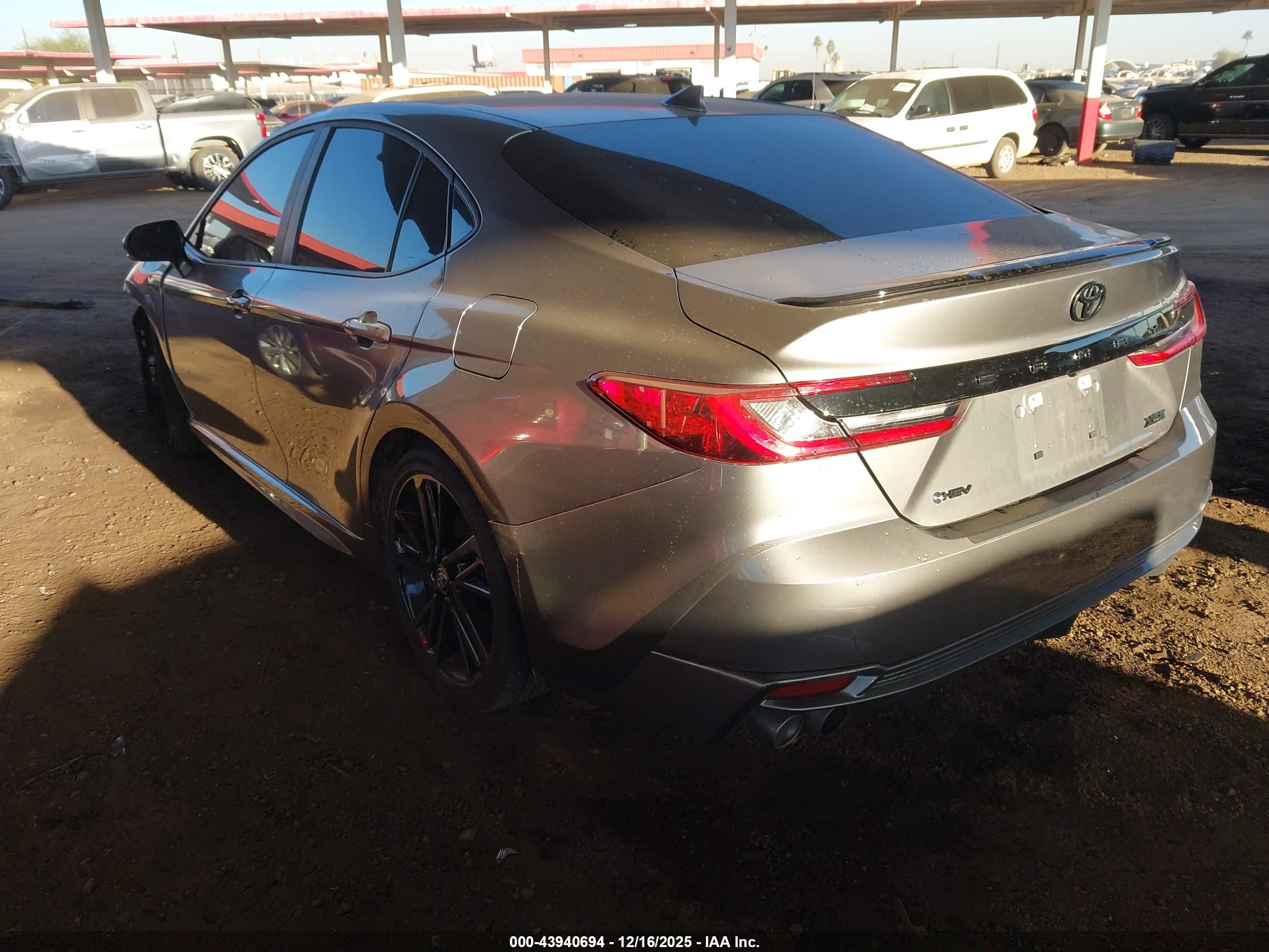 TOYOTA CAMRY image 3