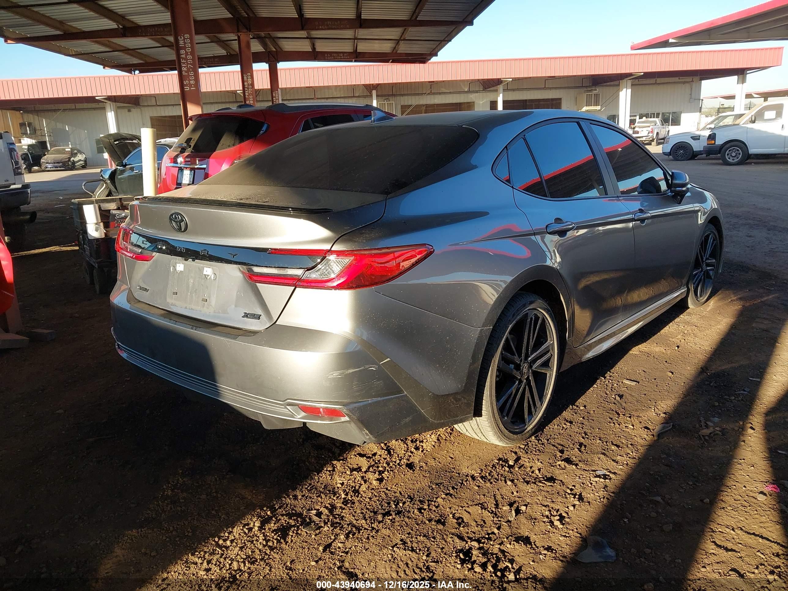 TOYOTA CAMRY image 4
