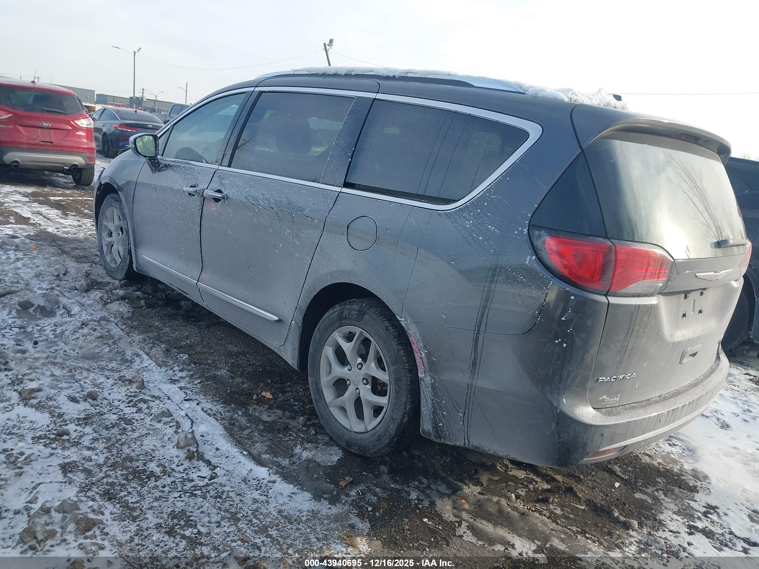 CHRYSLER PACIFICA image 3