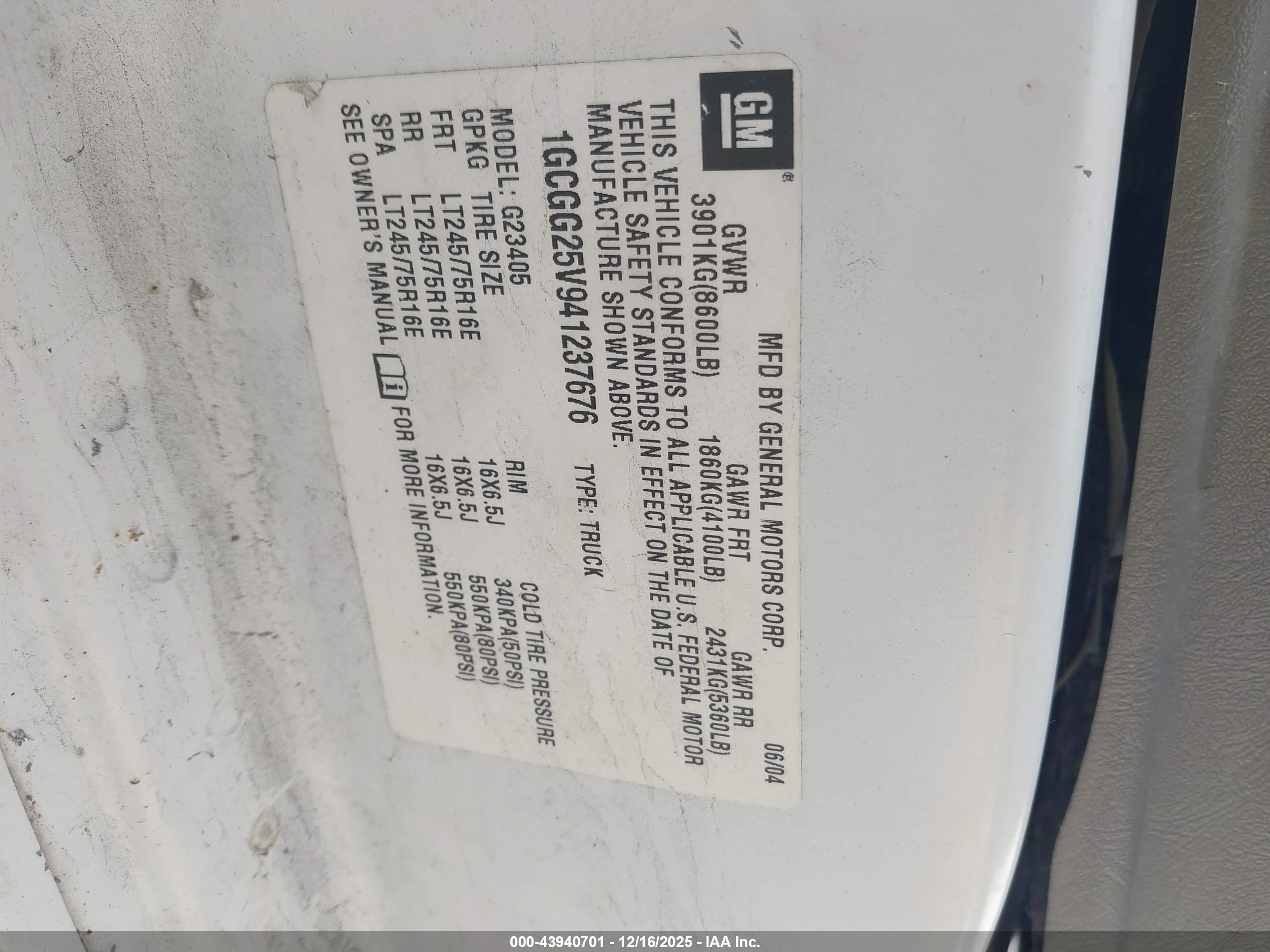 CHEVROLET EXPRESS image 9