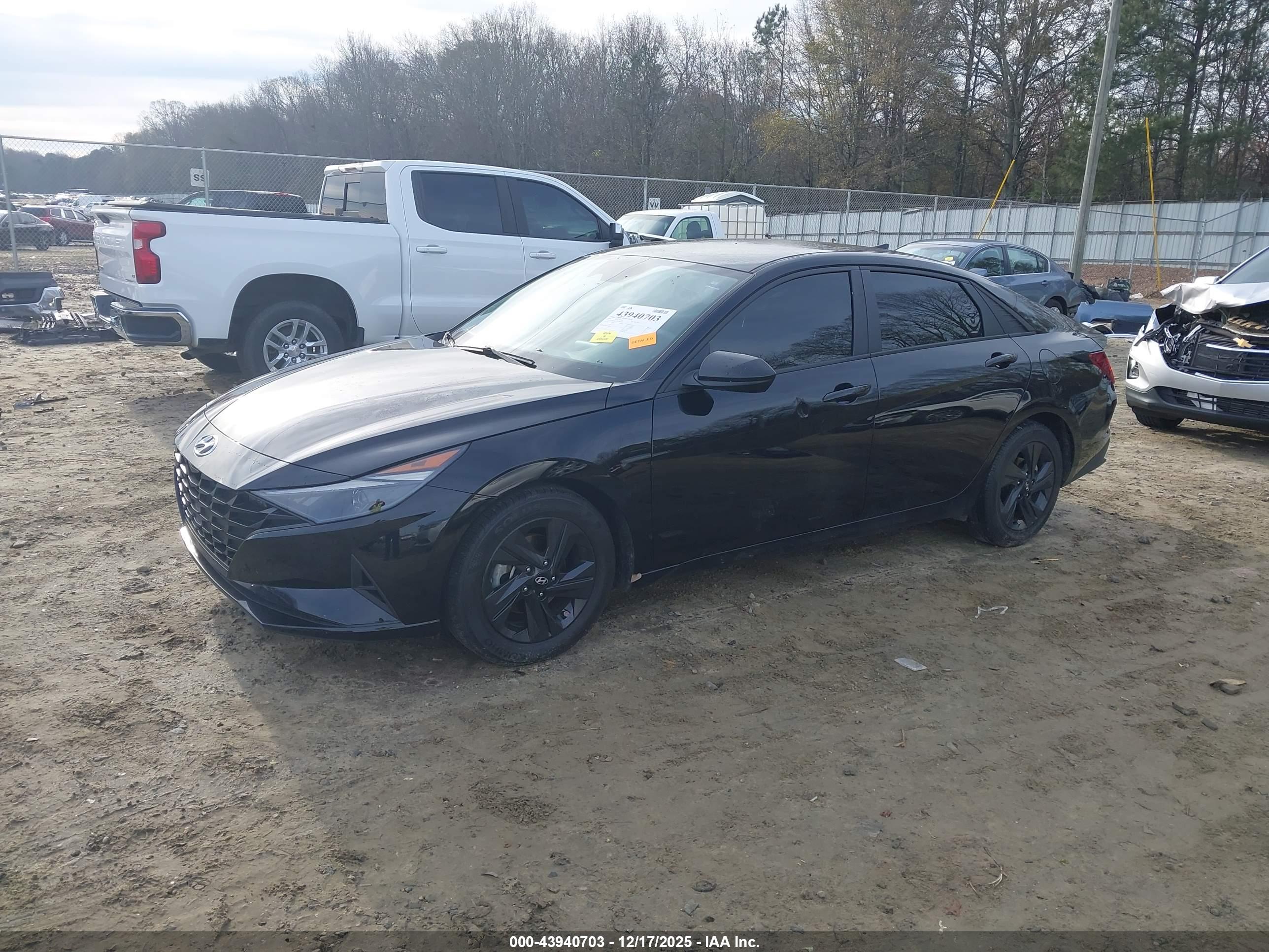 HYUNDAI ELANTRA image 2