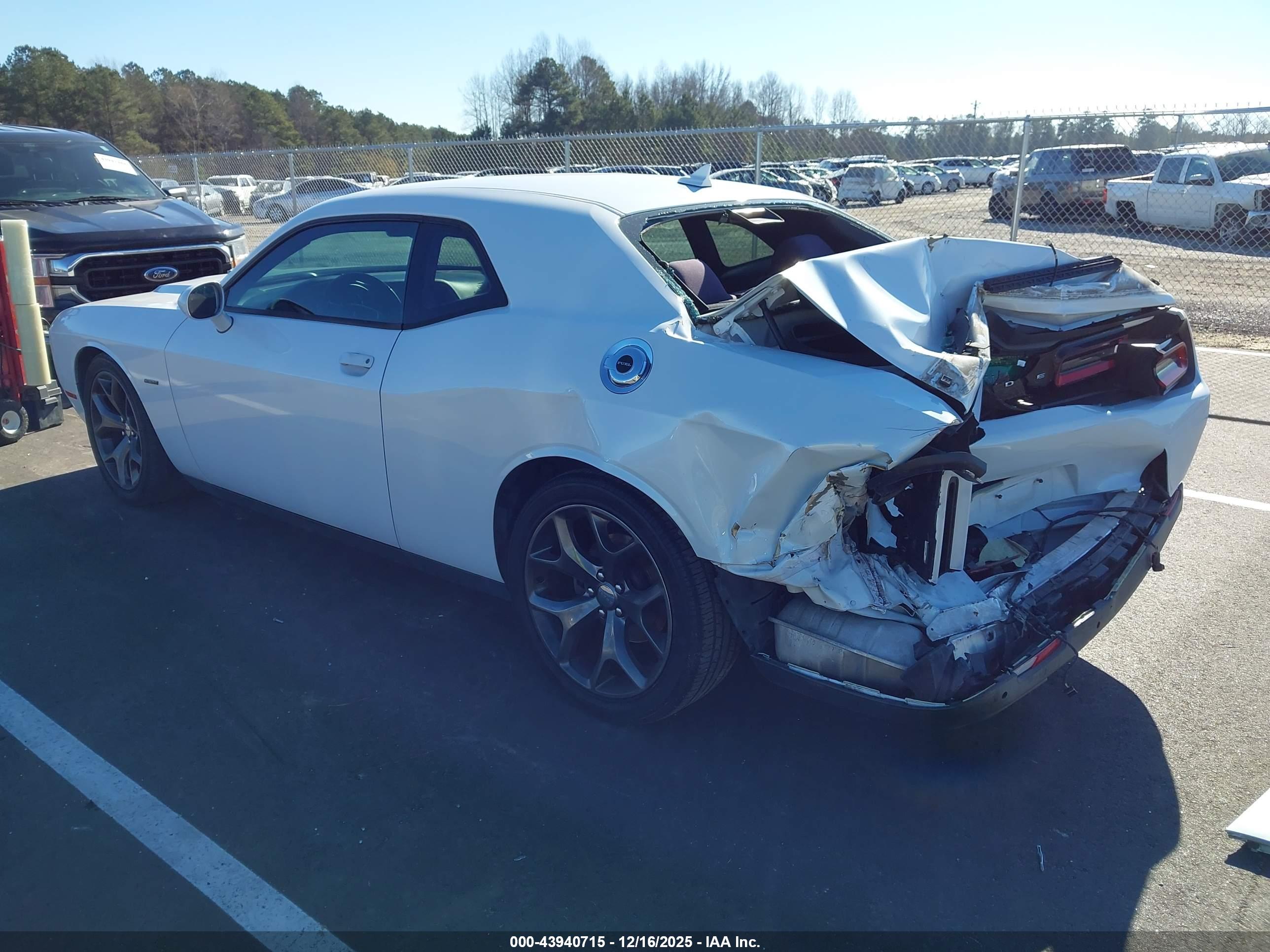 DODGE CHALLENGER image 3