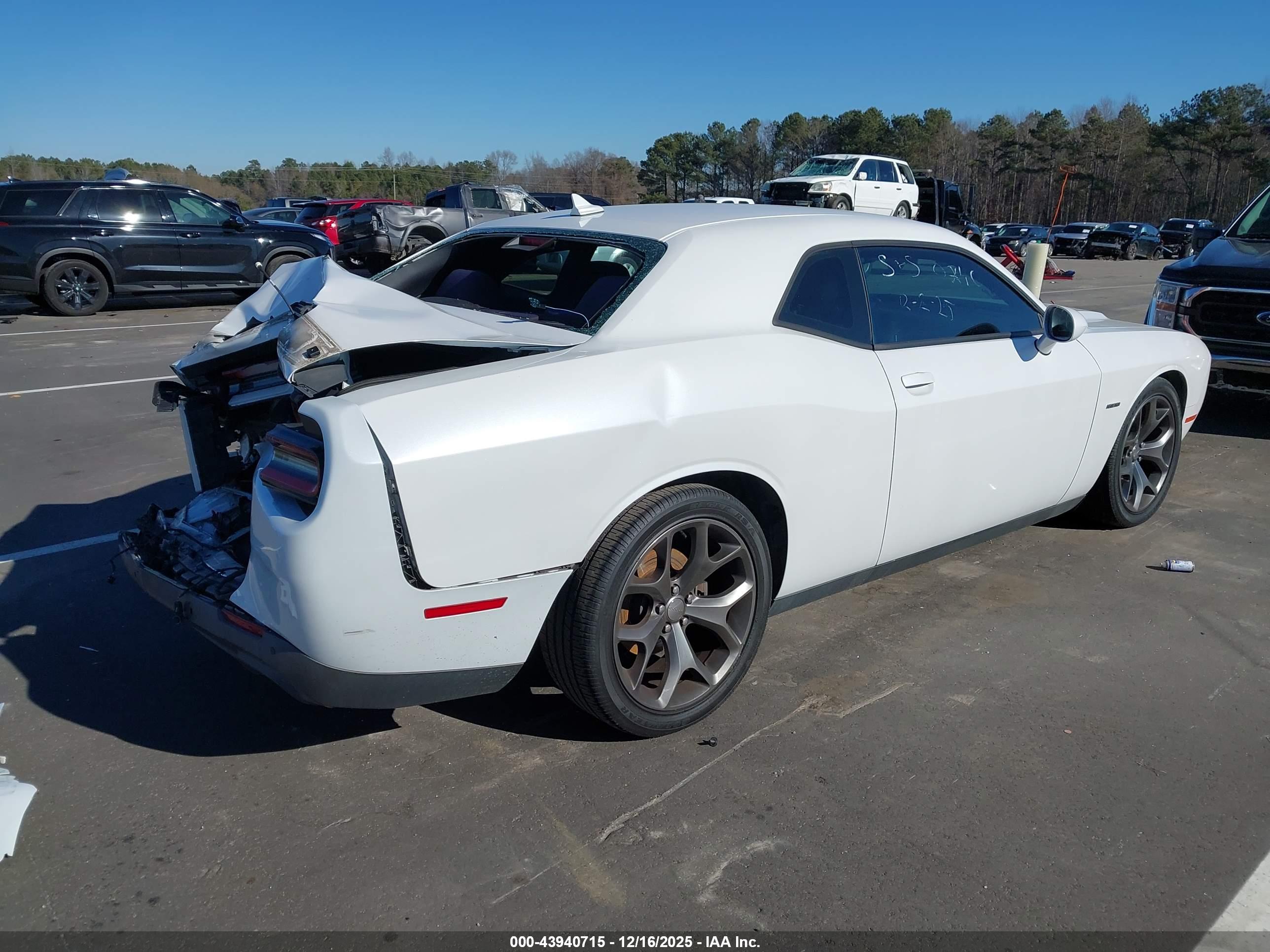 DODGE CHALLENGER image 4