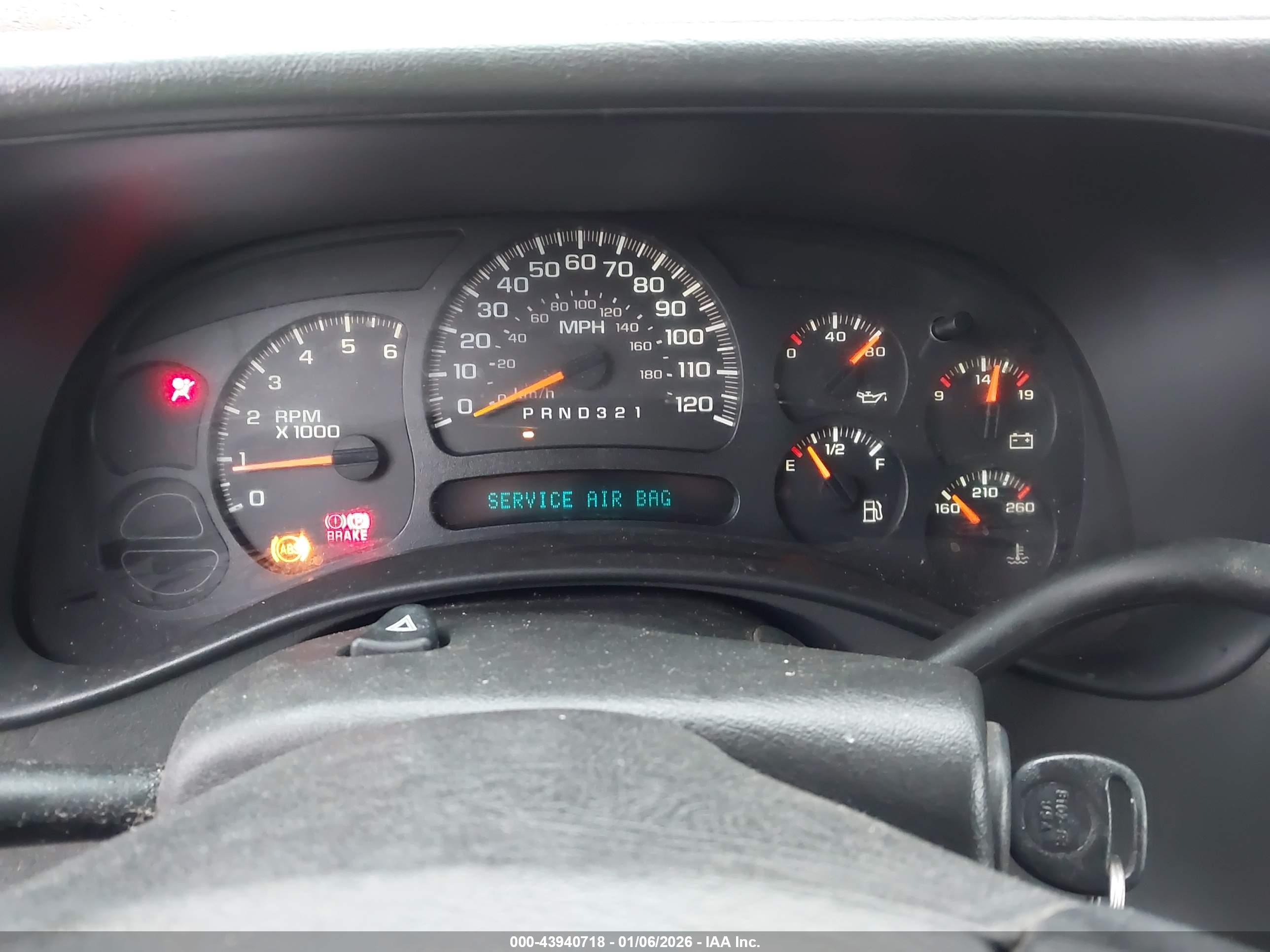 CHEVROLET SILVERADO image 7