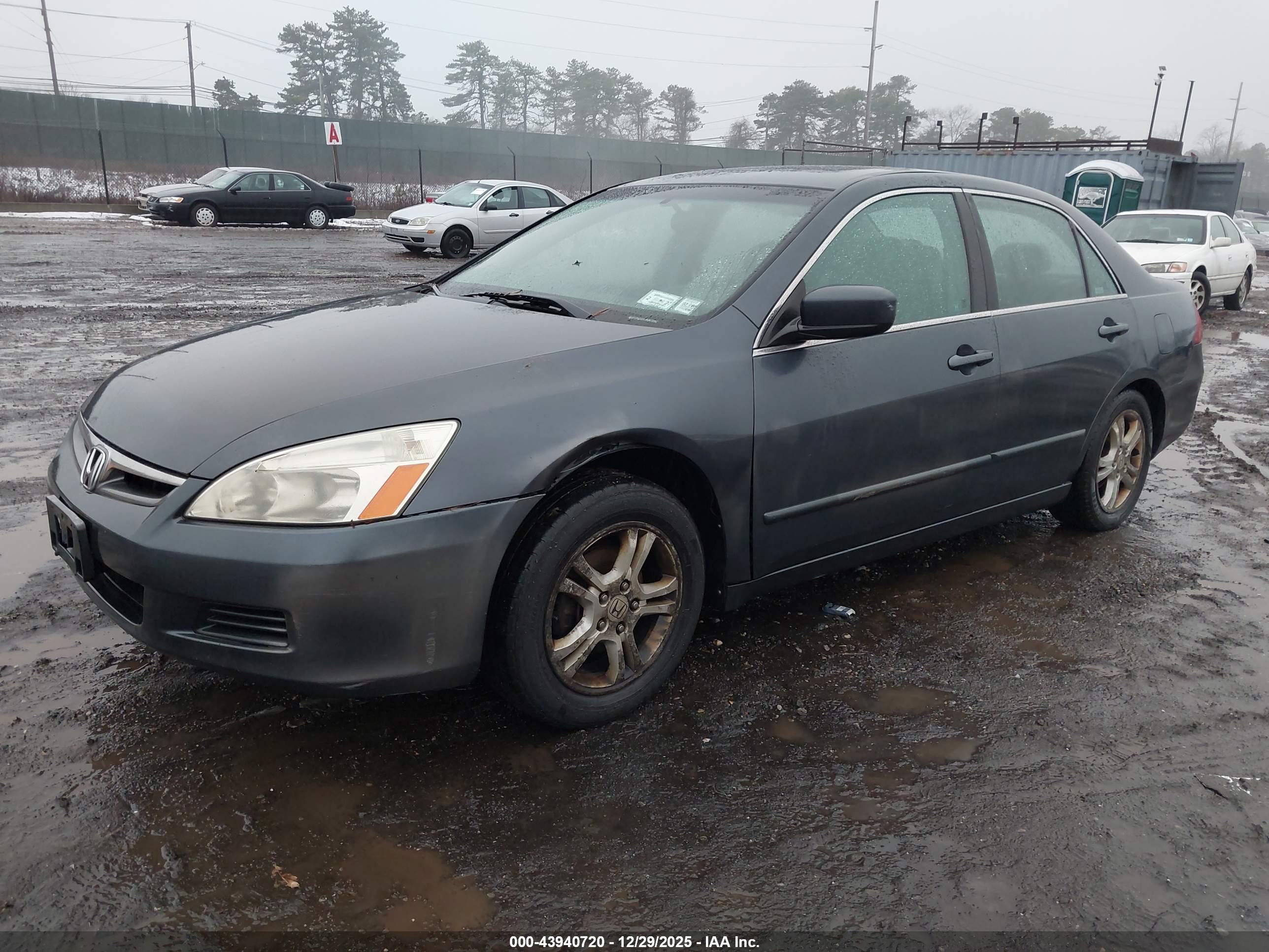 HONDA ACCORD image 2