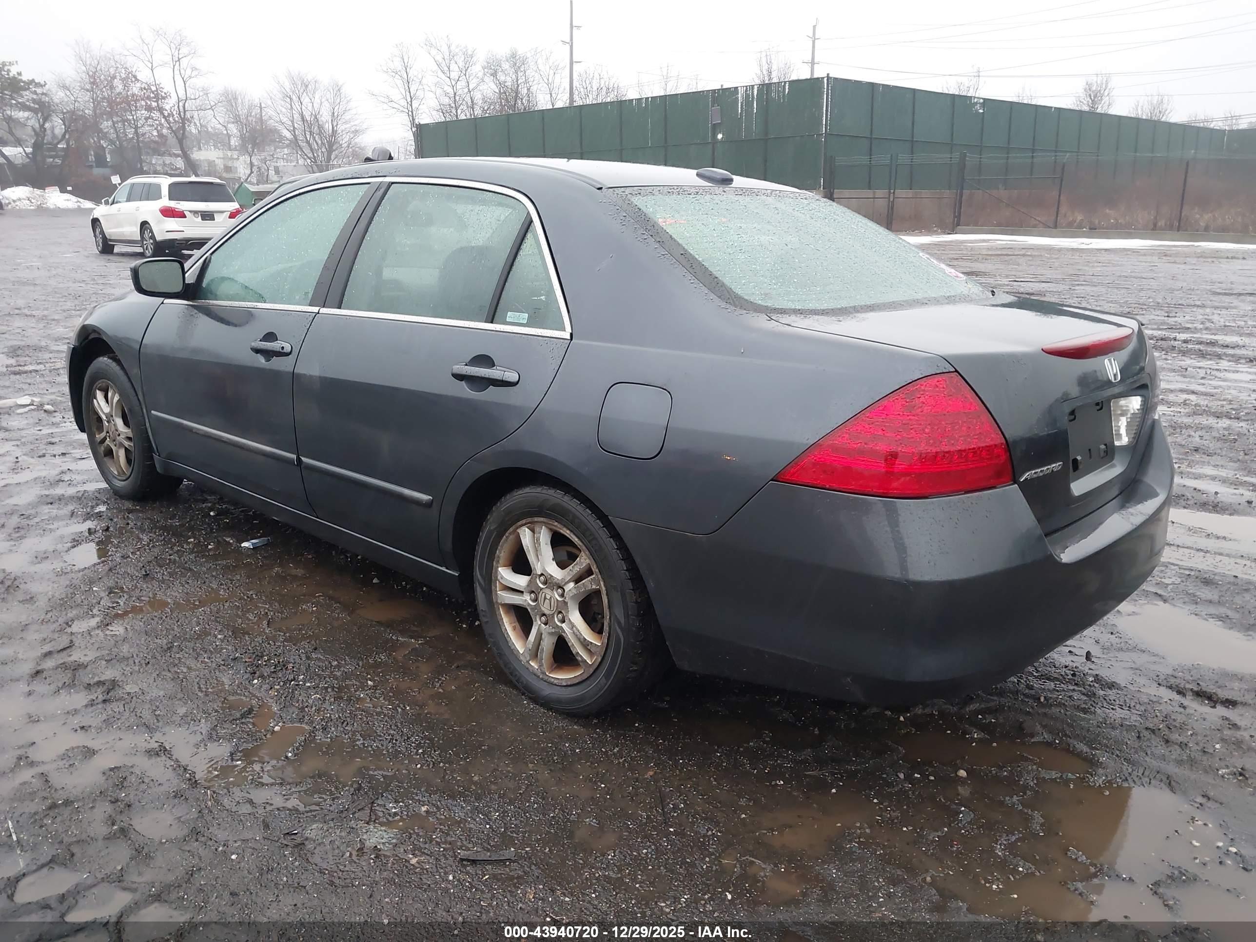 HONDA ACCORD image 3