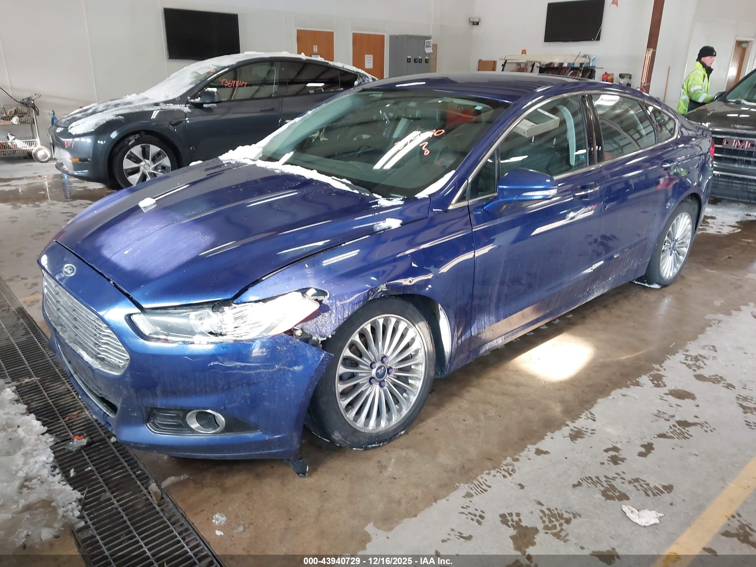 FORD FUSION image 2