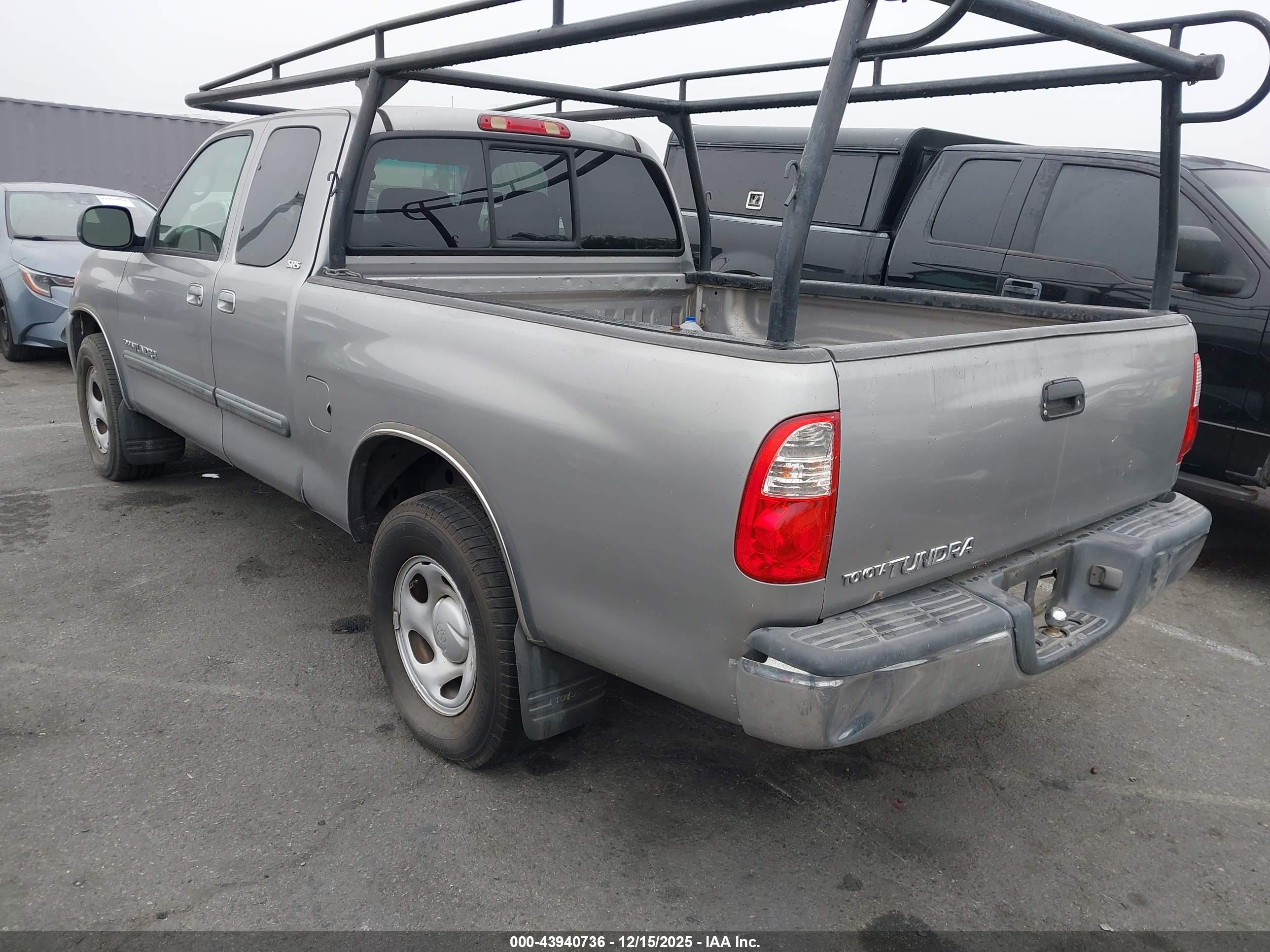 TOYOTA TUNDRA image 3
