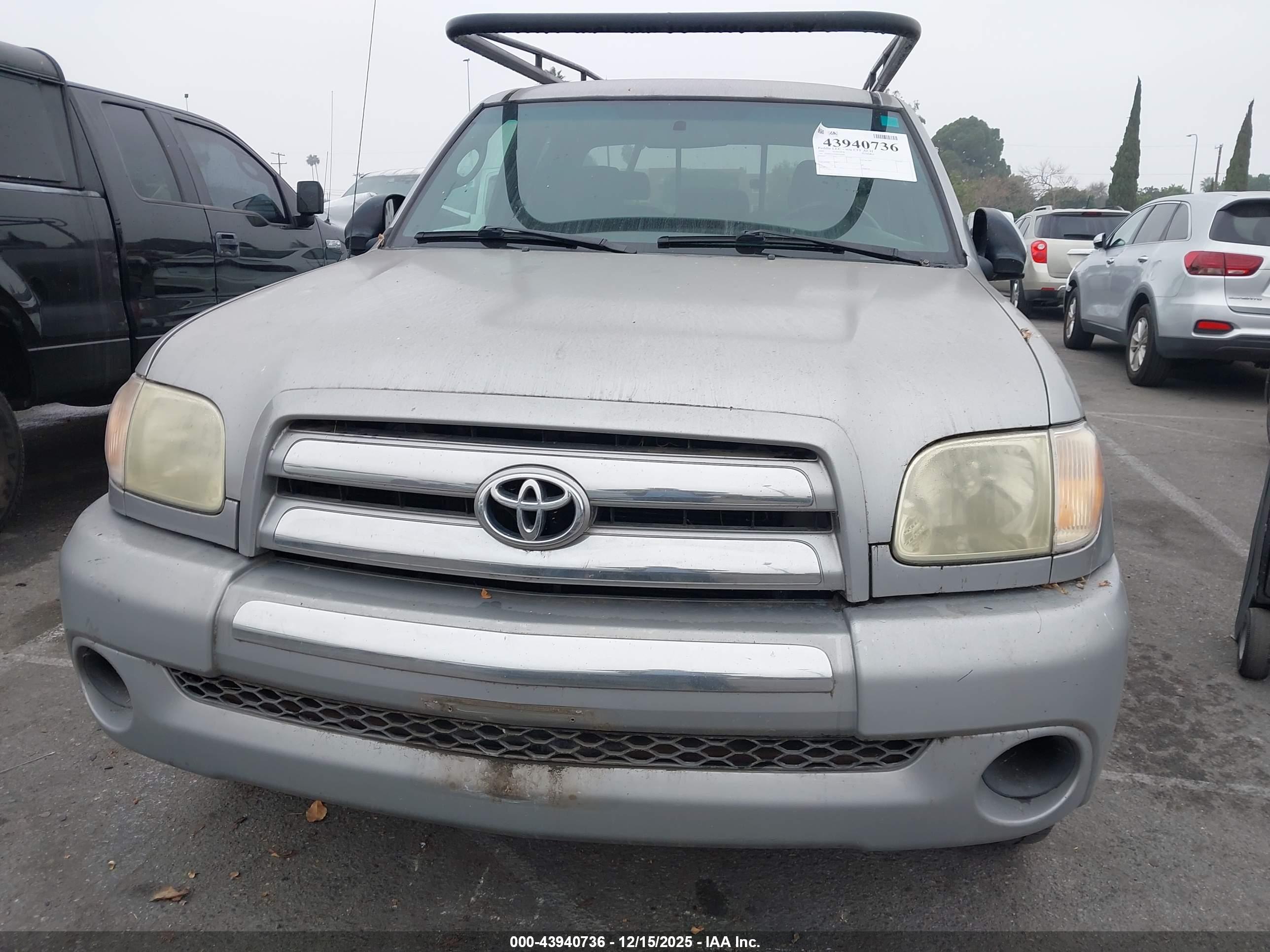 TOYOTA TUNDRA image 6