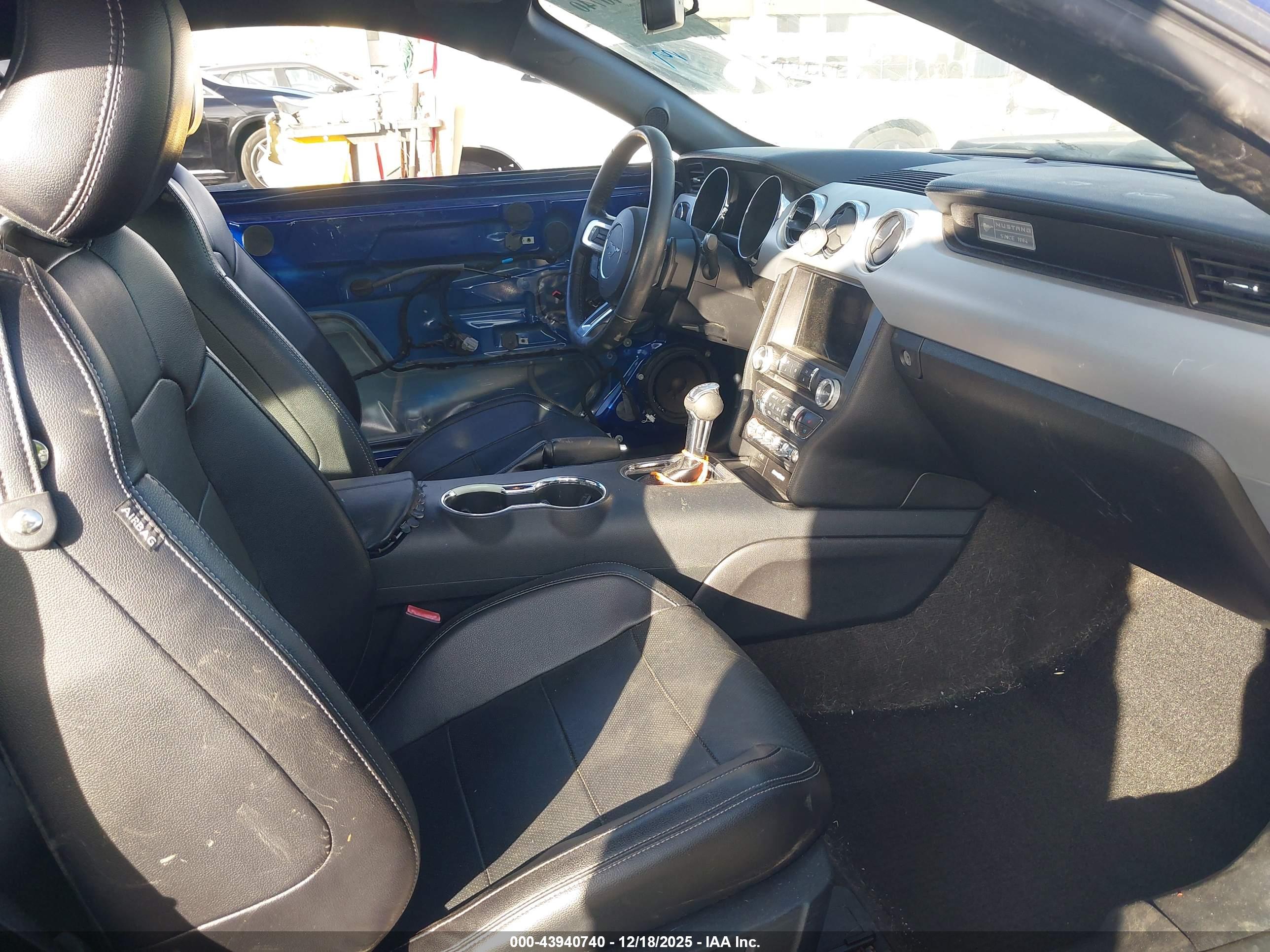 FORD MUSTANG image 5