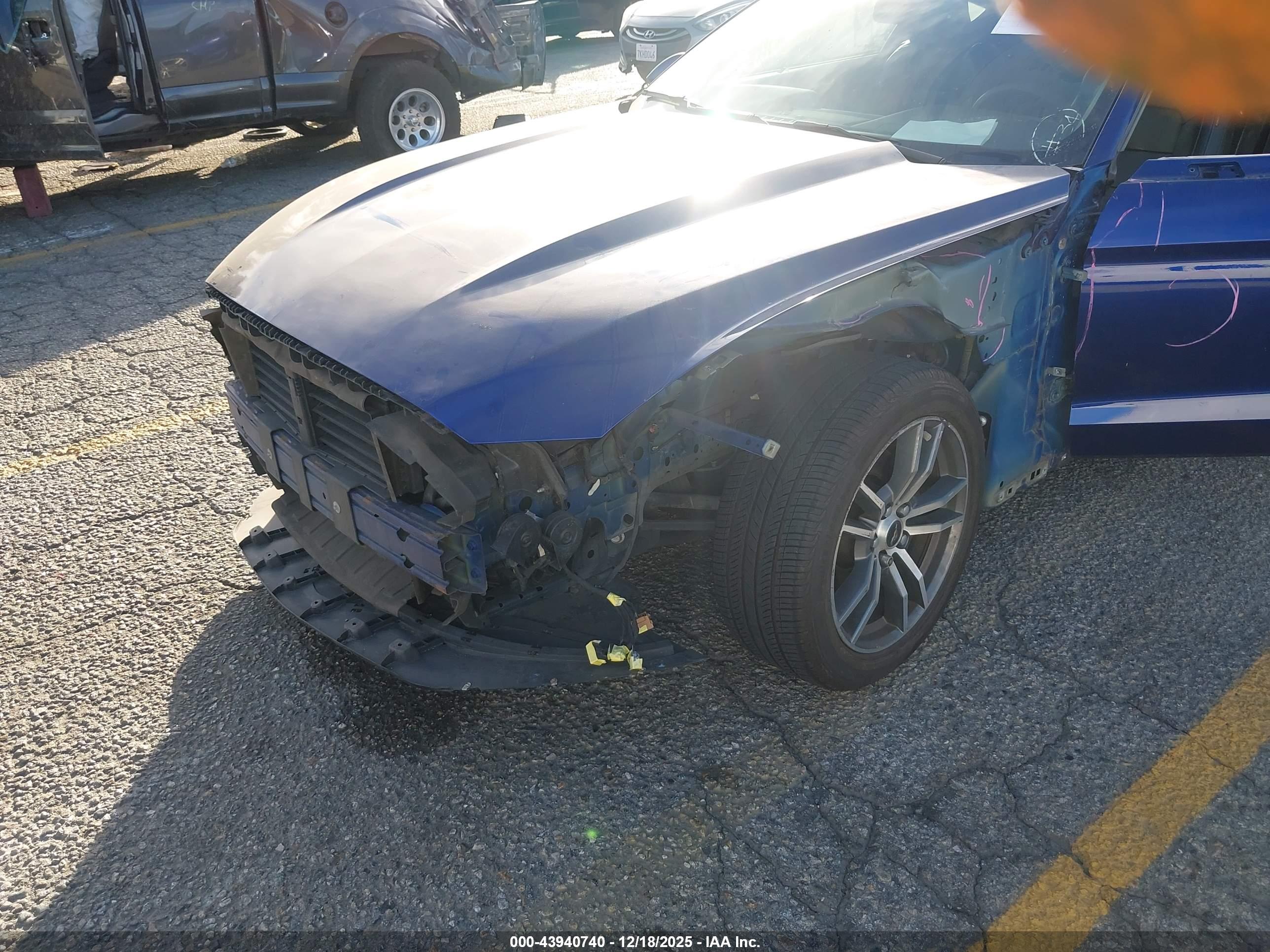 FORD MUSTANG image 6