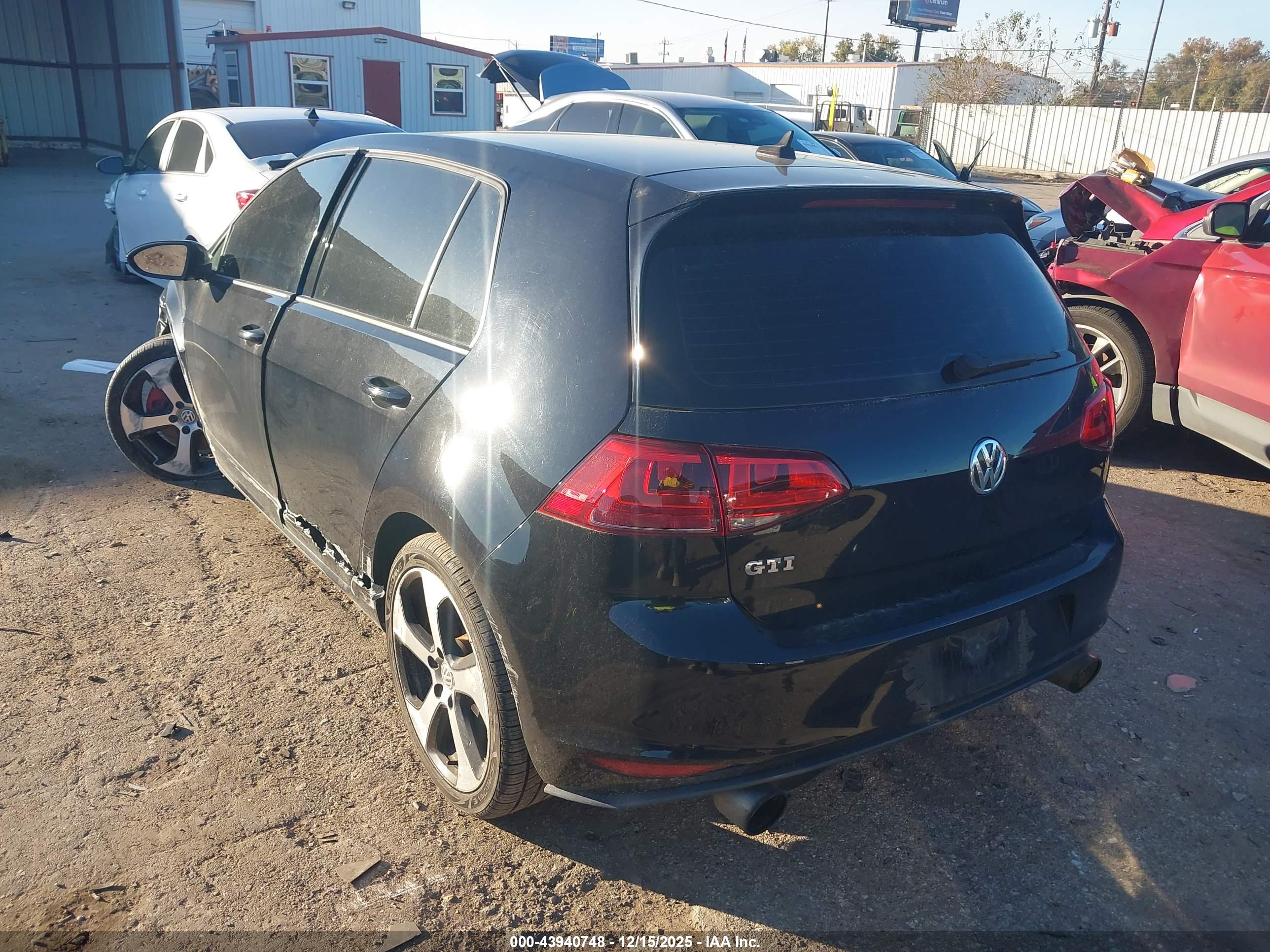 VOLKSWAGEN GOLF image 3