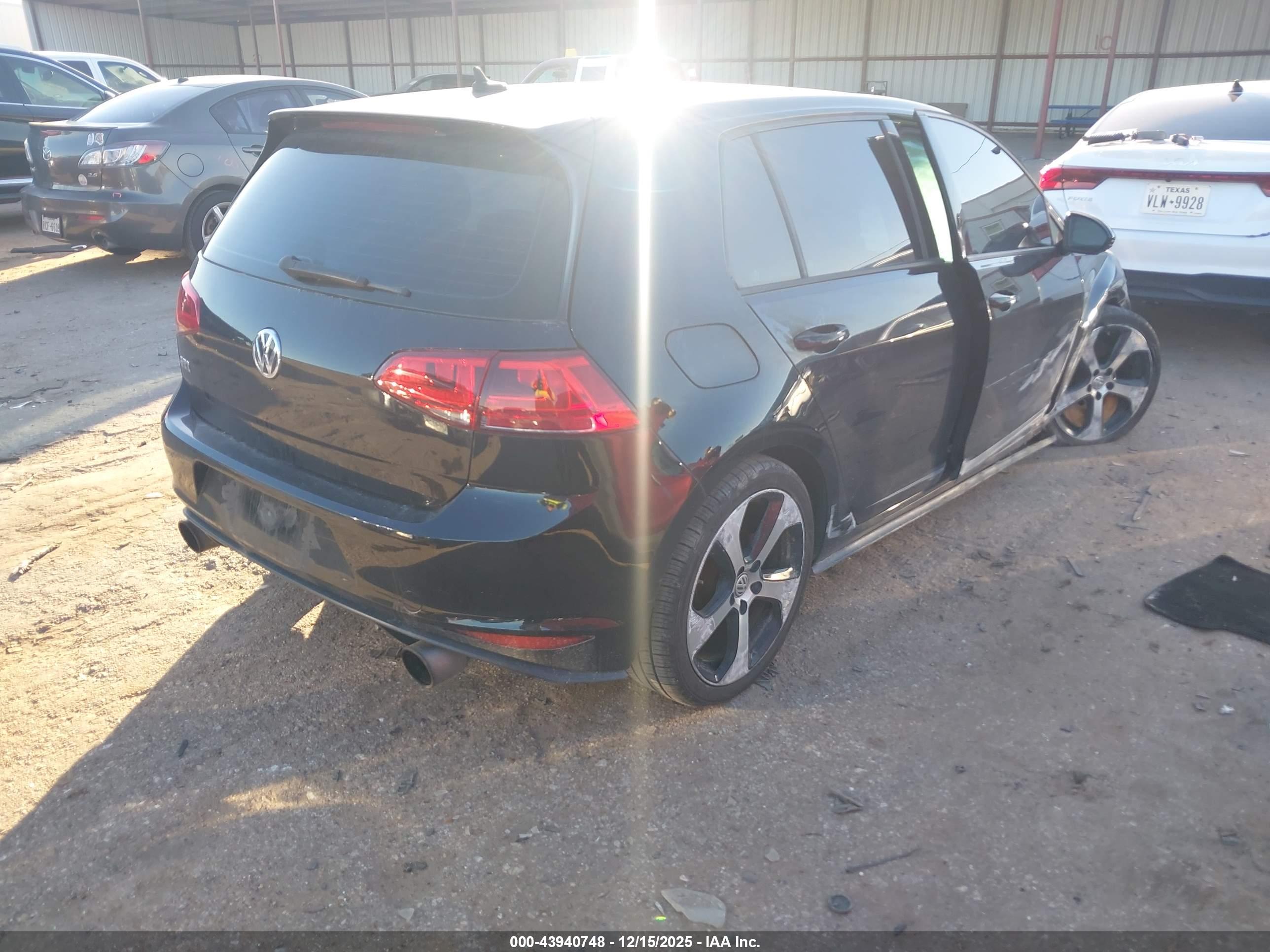 VOLKSWAGEN GOLF image 4