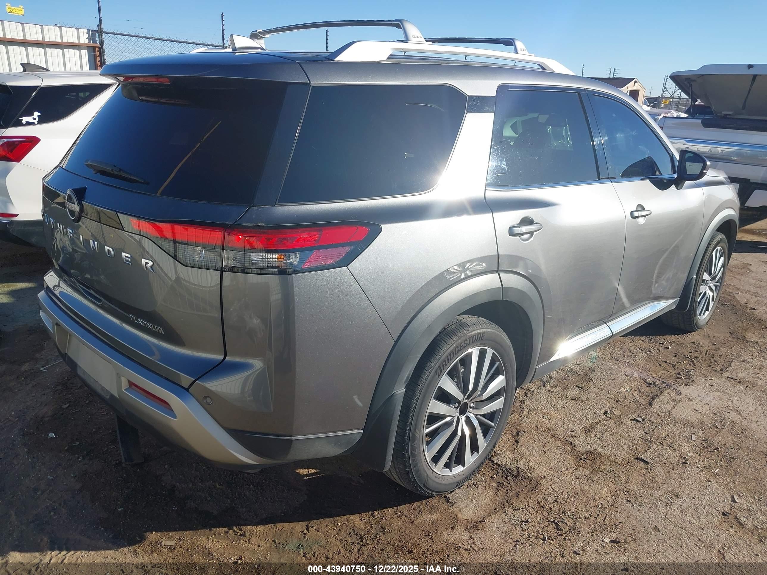 NISSAN PATHFINDER image 4