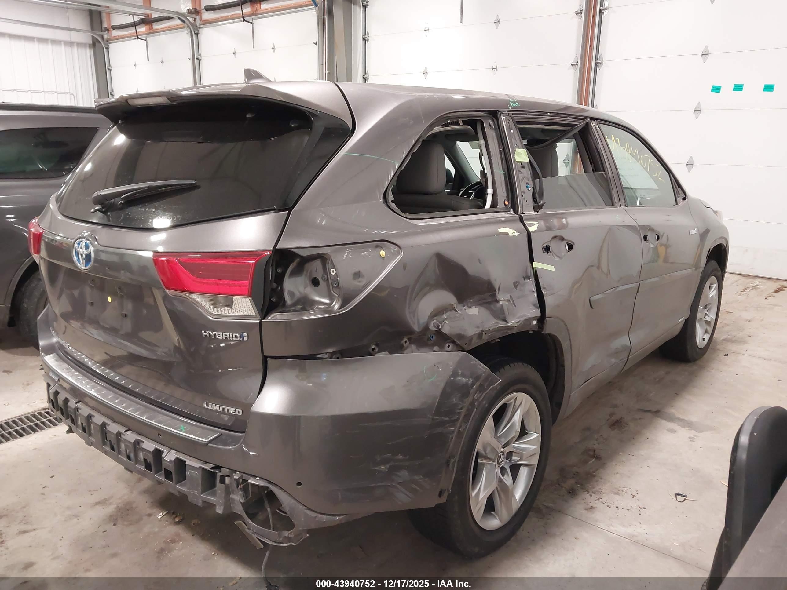 TOYOTA HIGHLANDER image 6