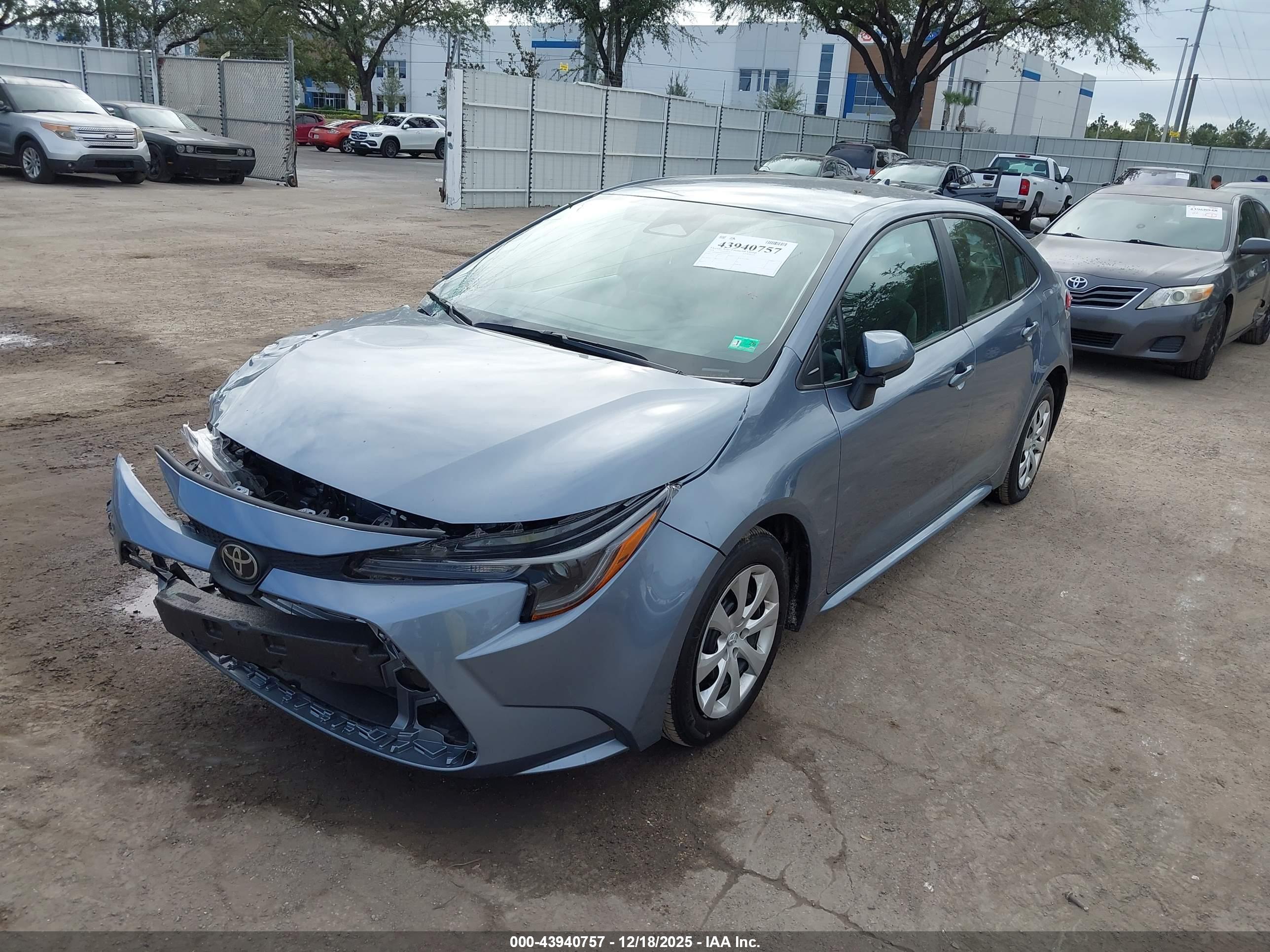 TOYOTA COROLLA image 2