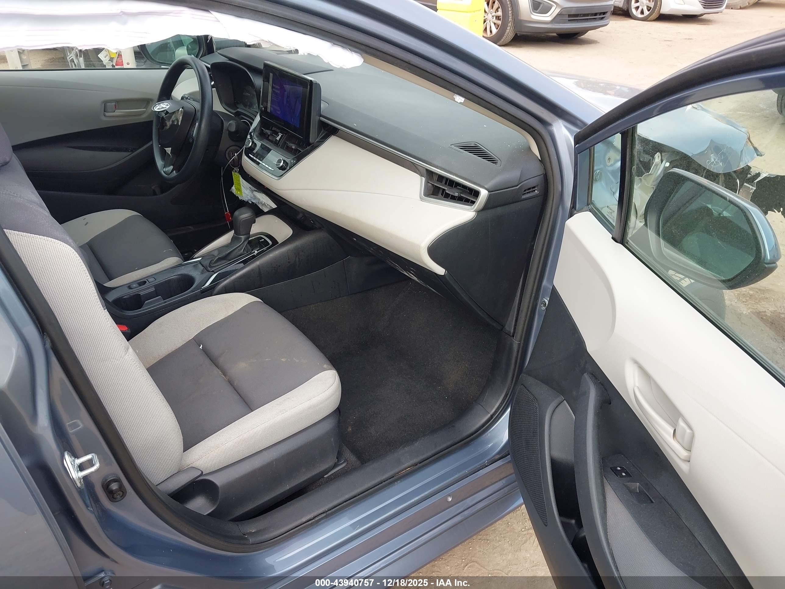 TOYOTA COROLLA image 5