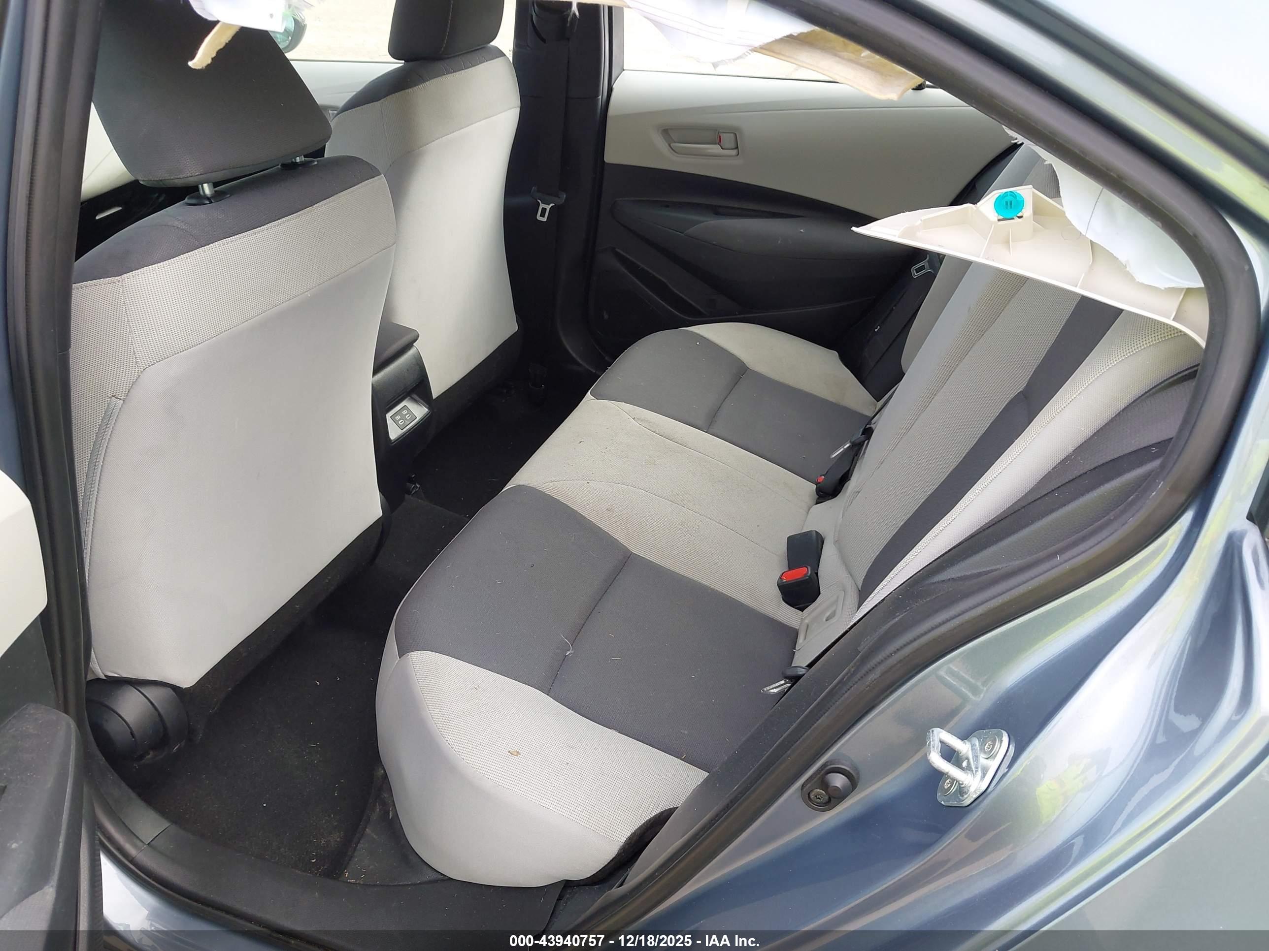 TOYOTA COROLLA image 8