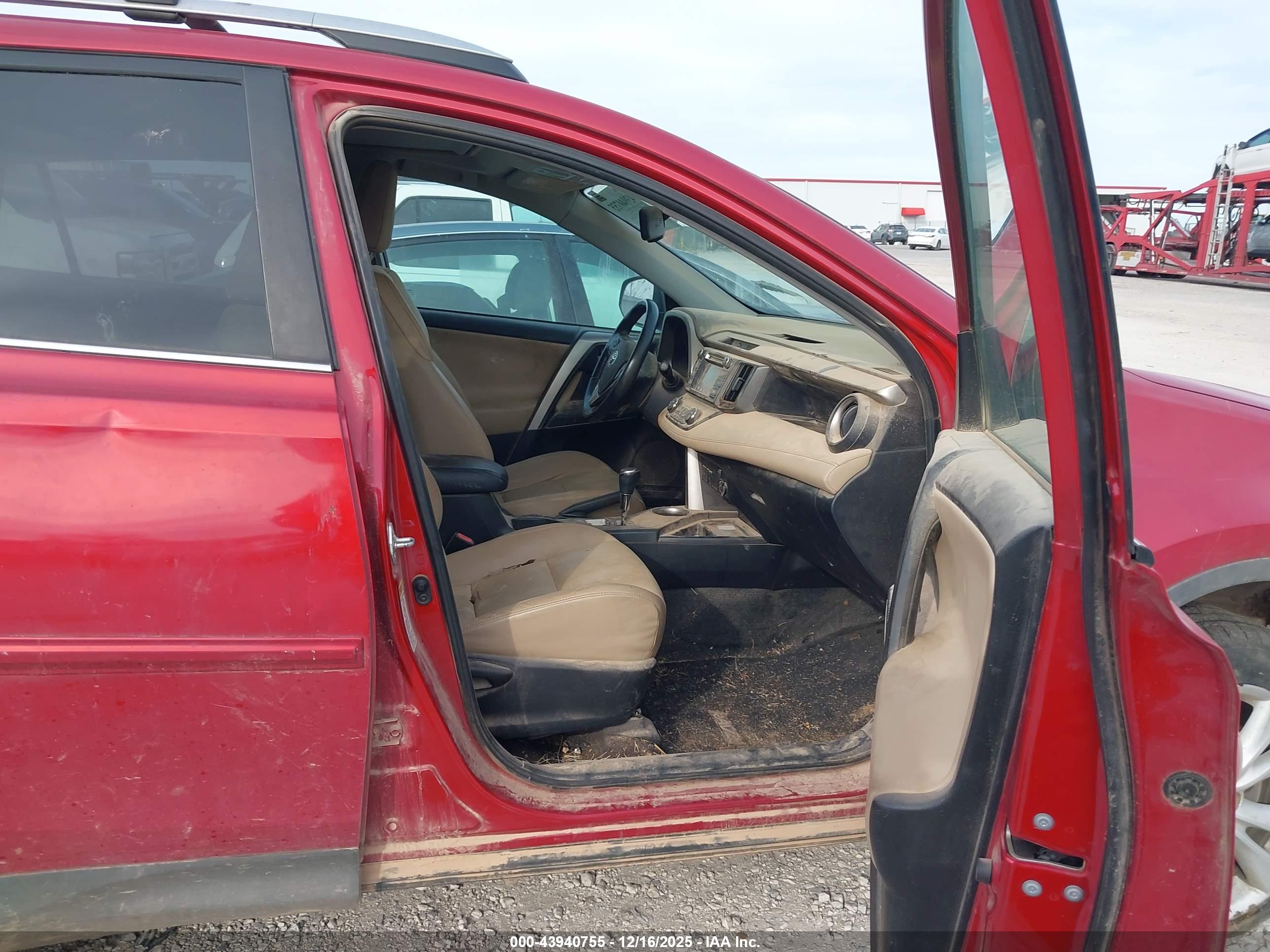 TOYOTA RAV4 image 5