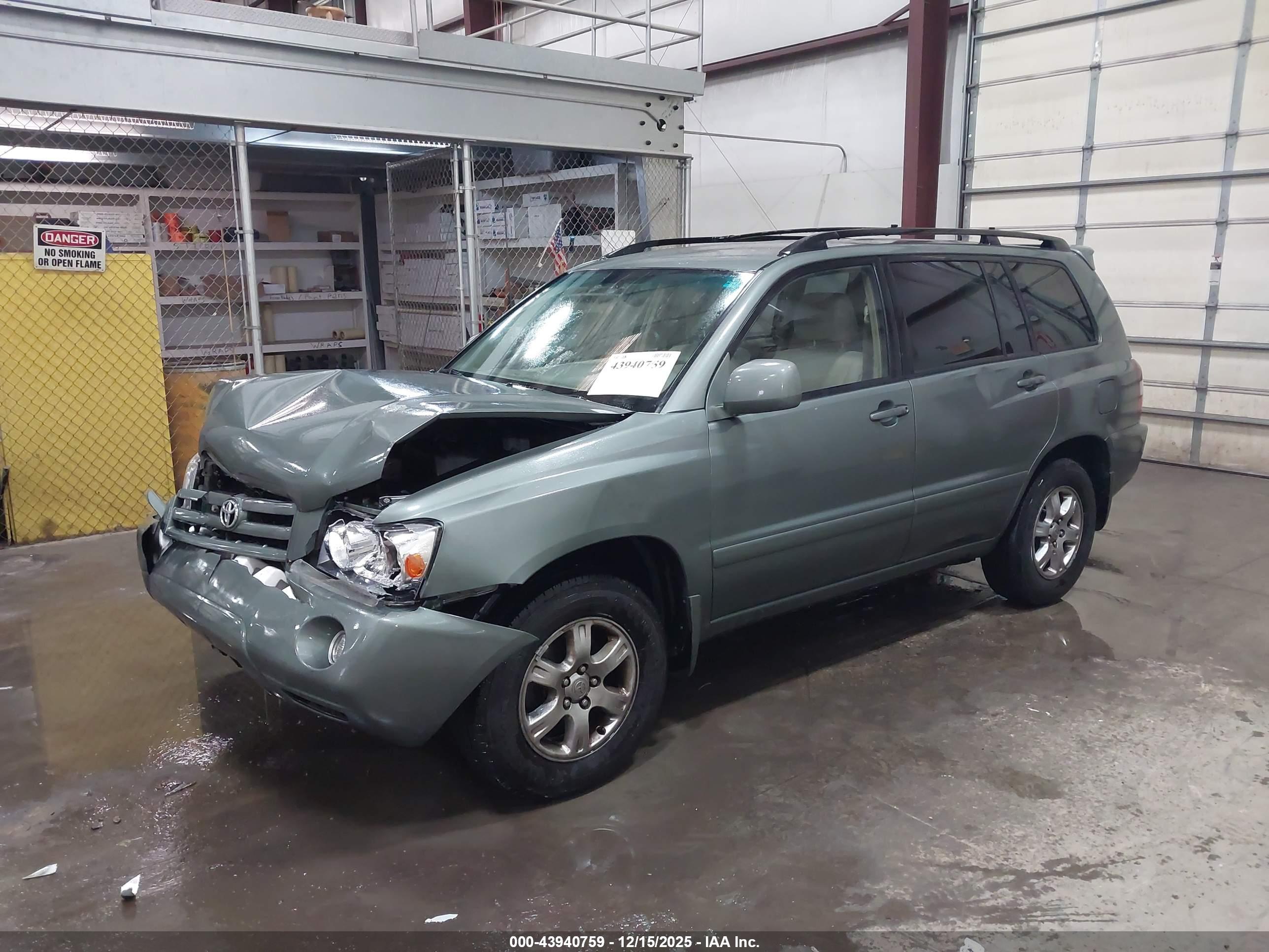 TOYOTA HIGHLANDER image 2