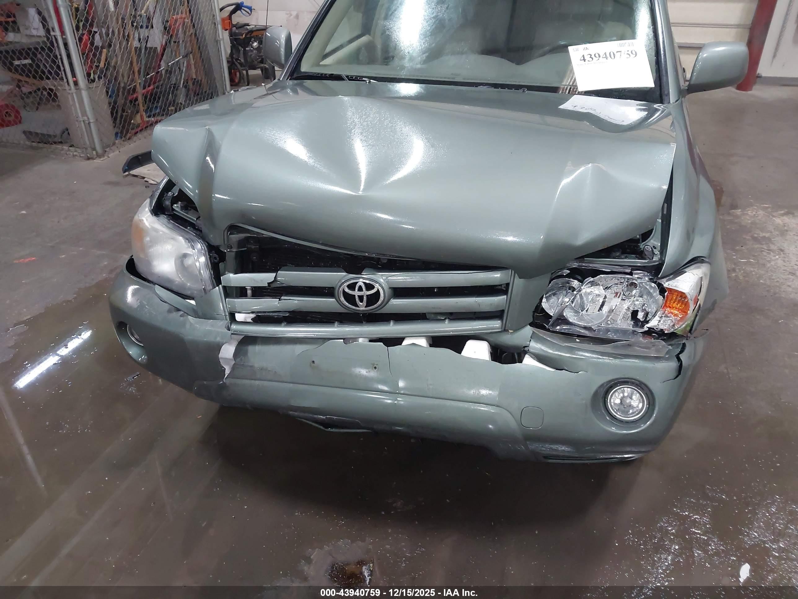 TOYOTA HIGHLANDER image 6