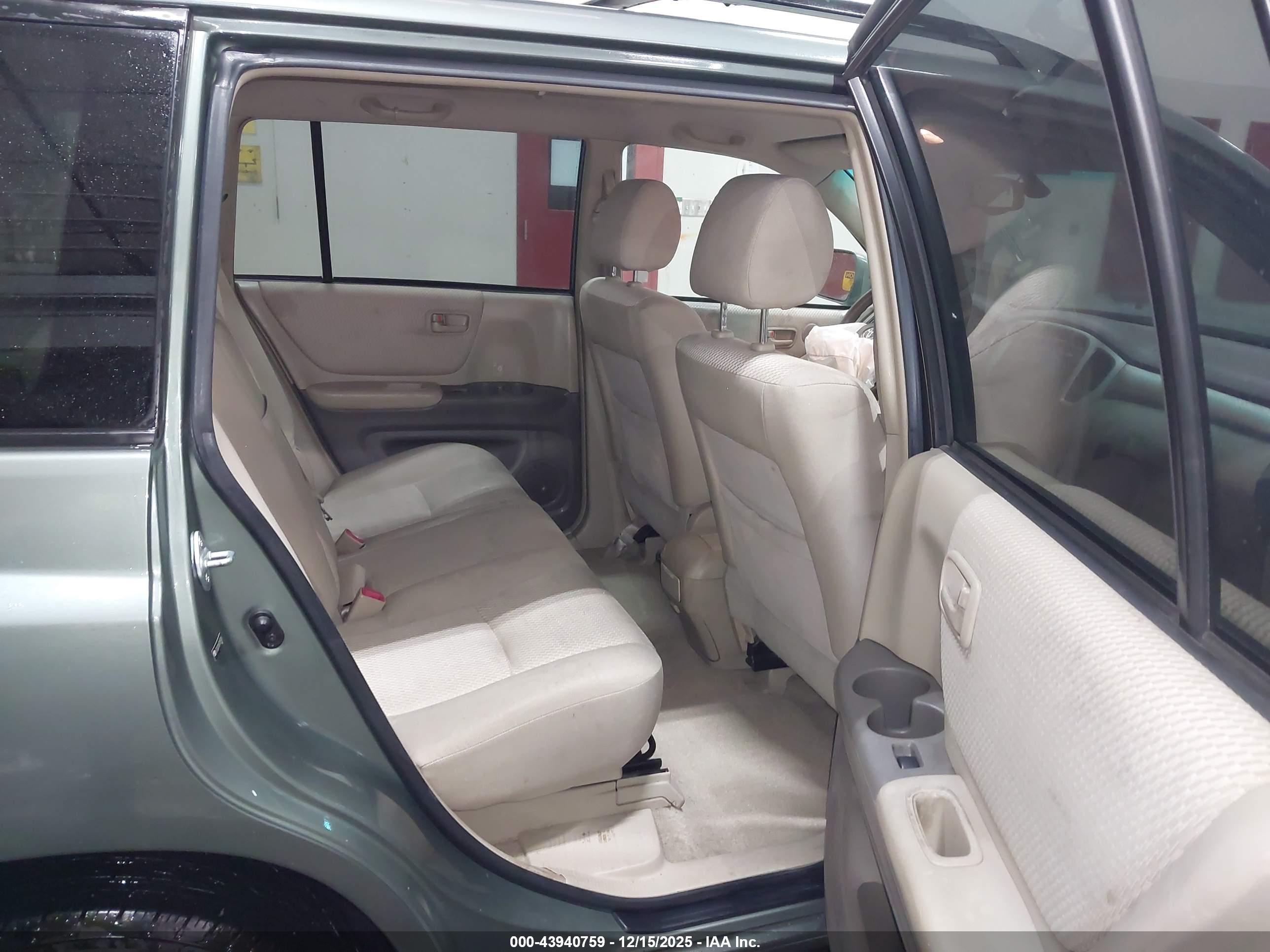 TOYOTA HIGHLANDER image 8