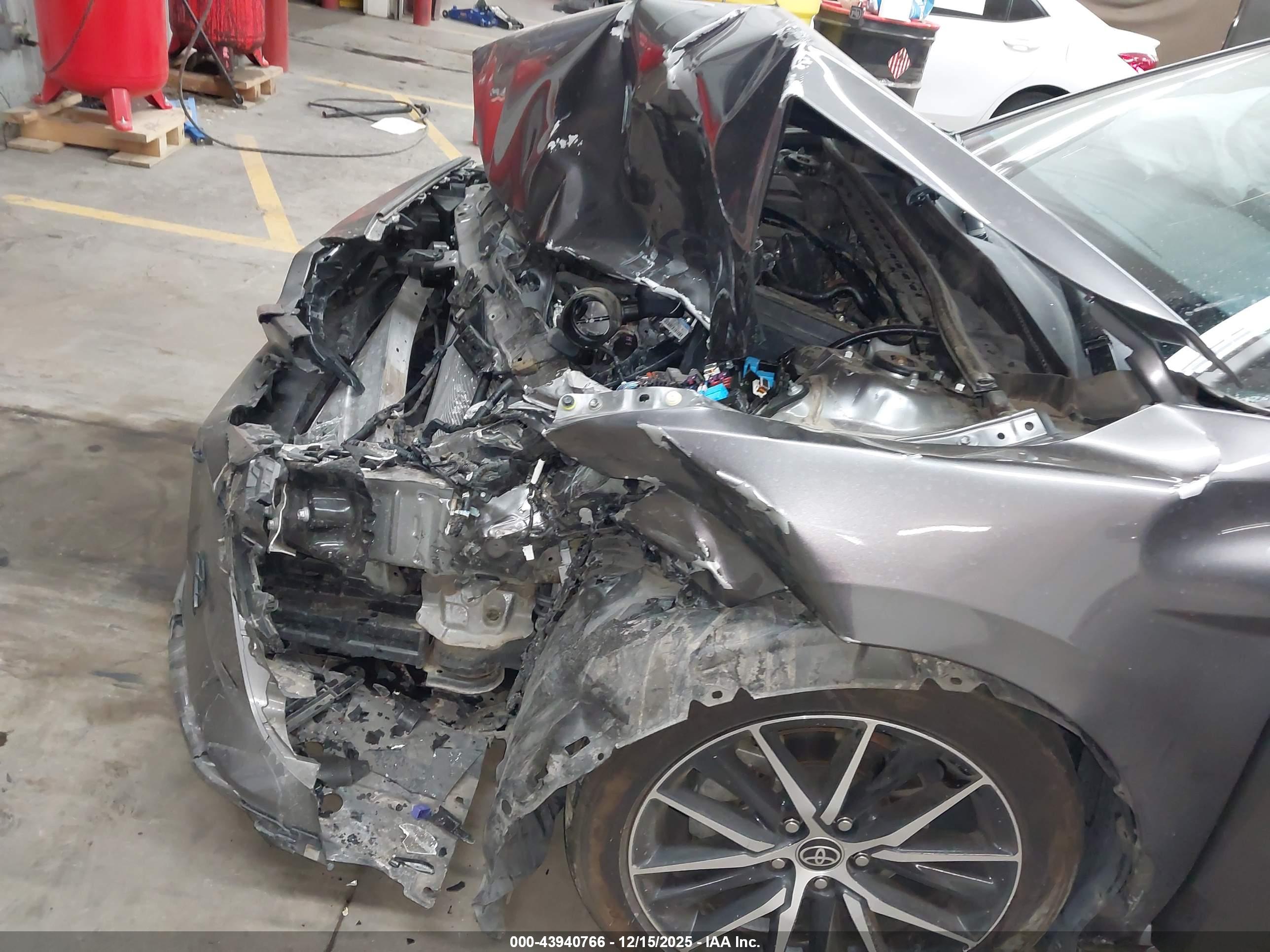 TOYOTA CAMRY image 6