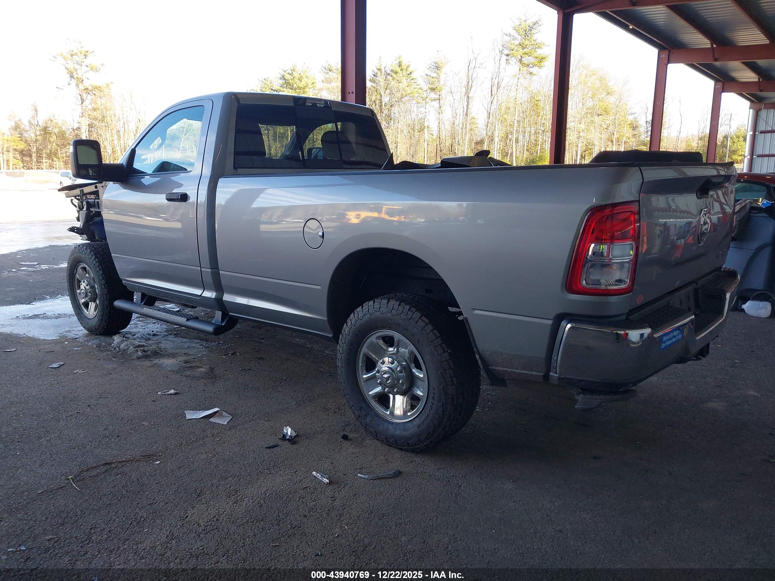 RAM 2500 image 3