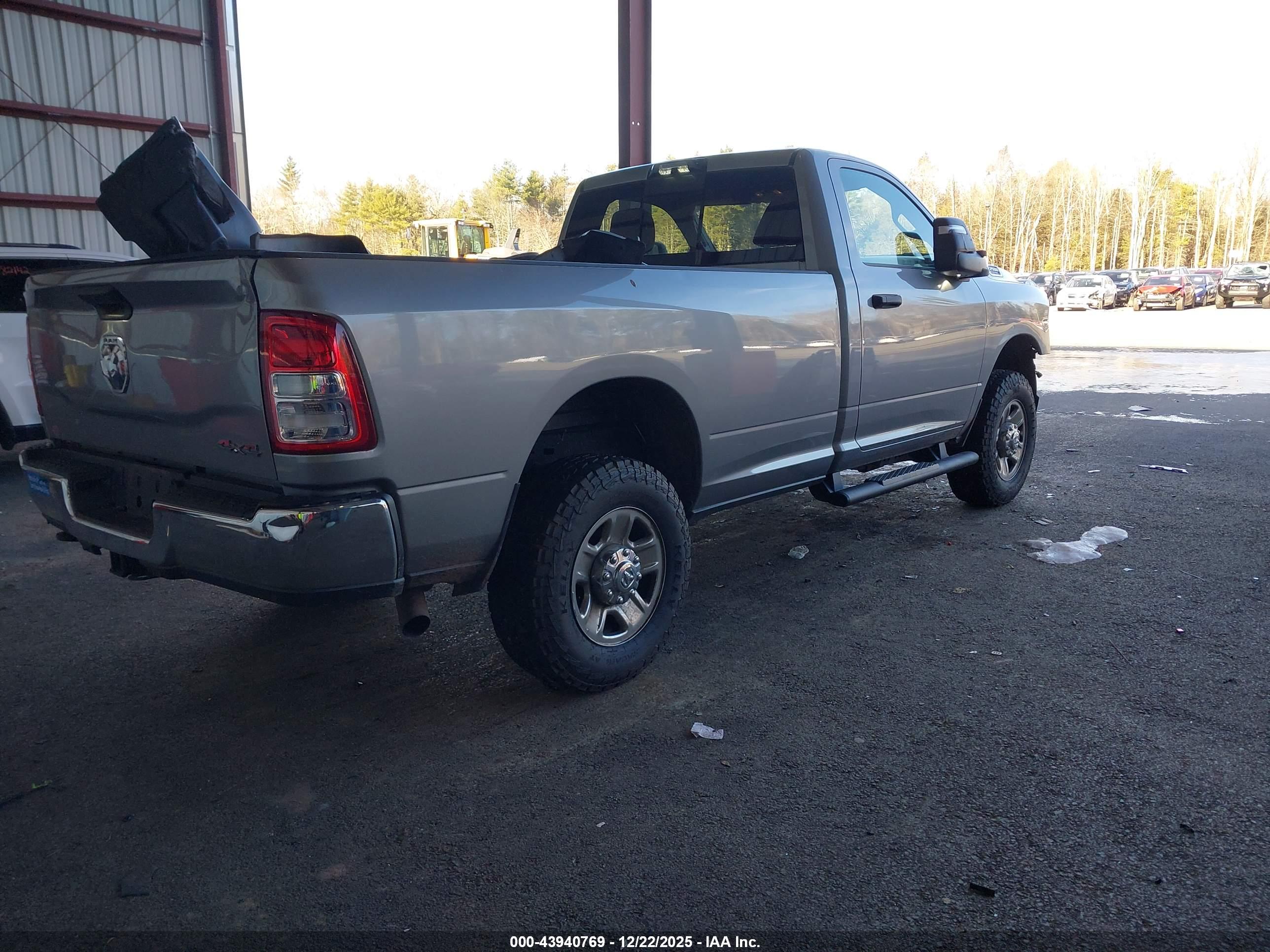 RAM 2500 image 4