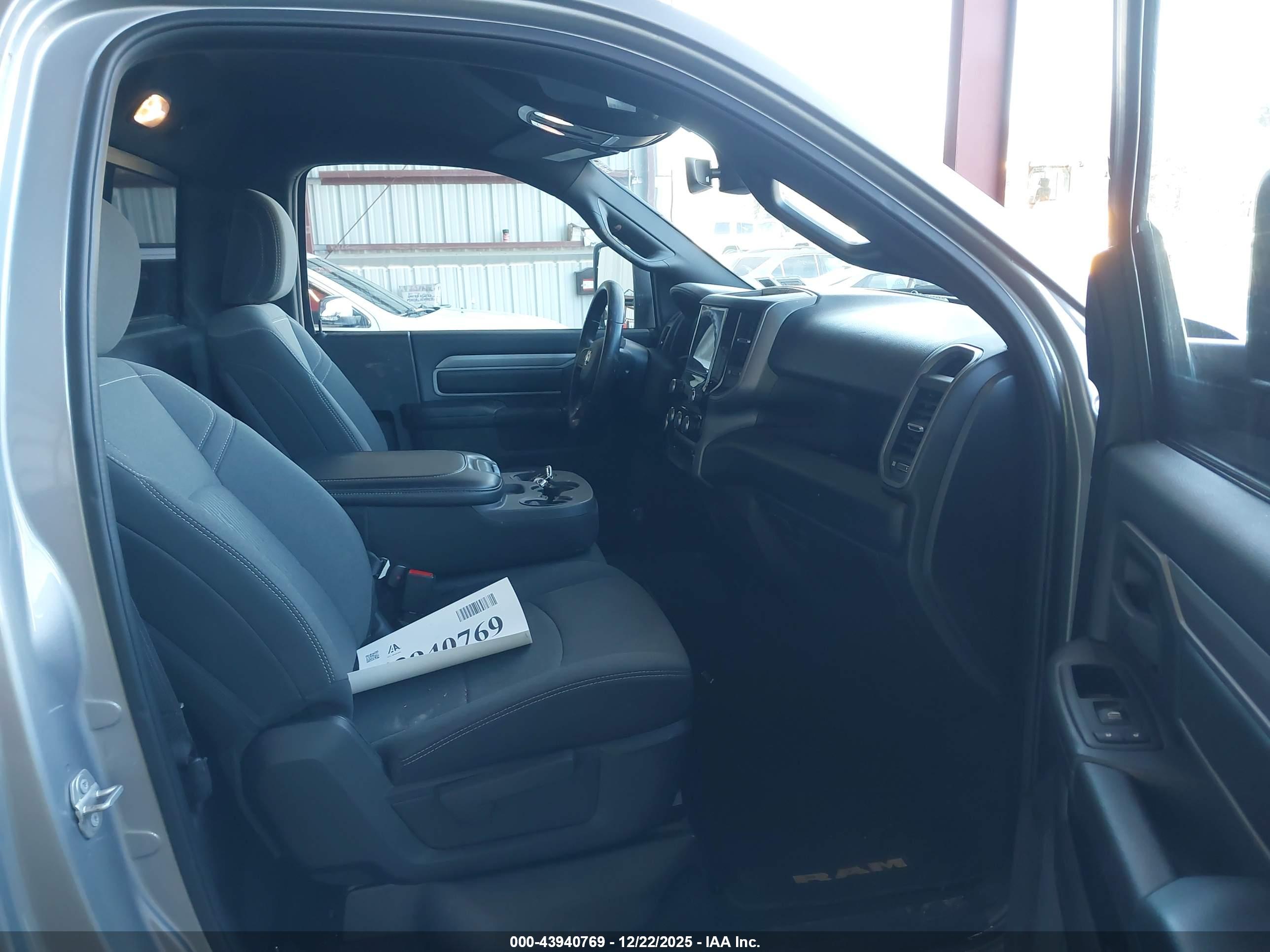 RAM 2500 image 5