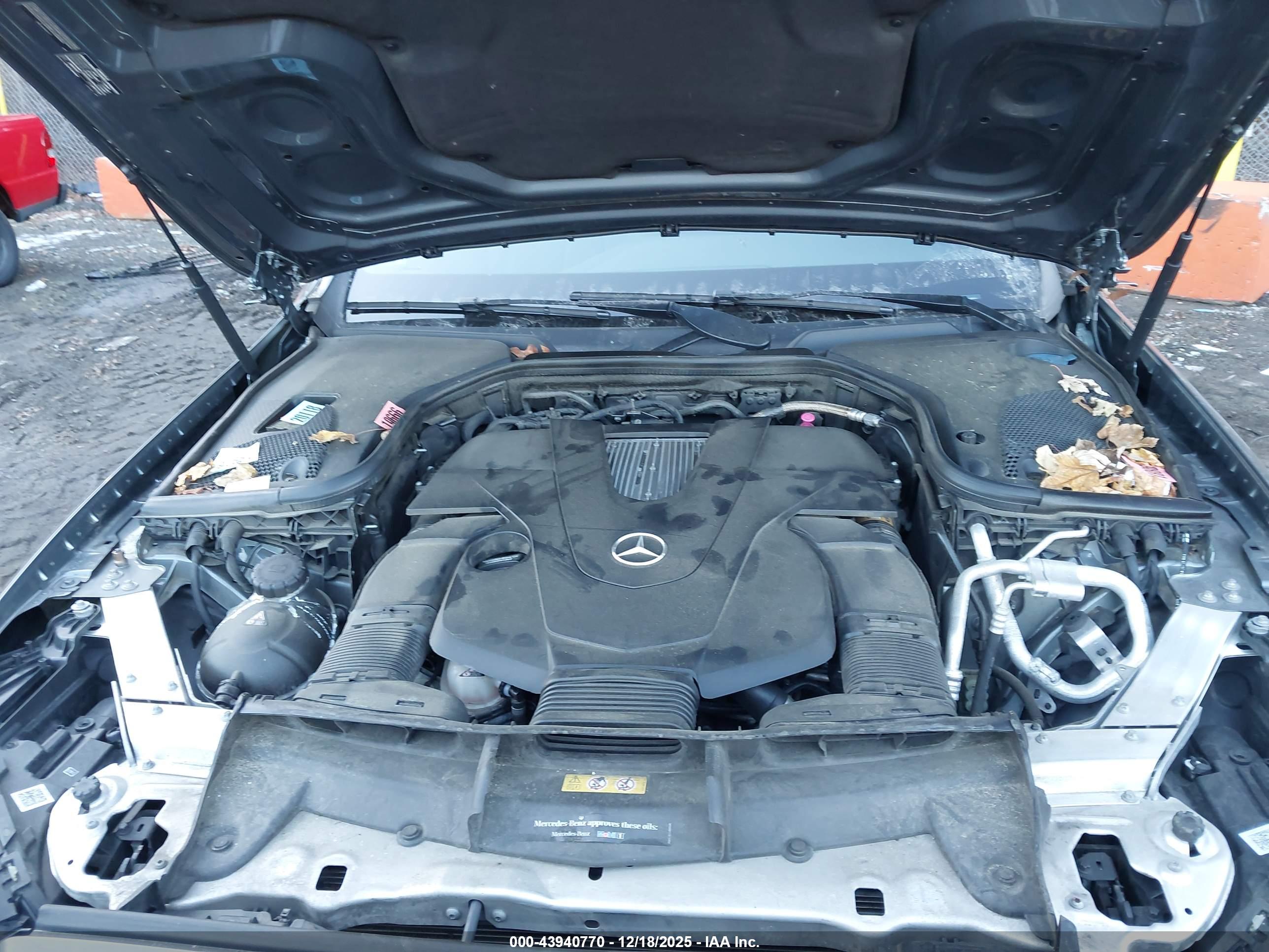 MERCEDES-BENZ E image 10