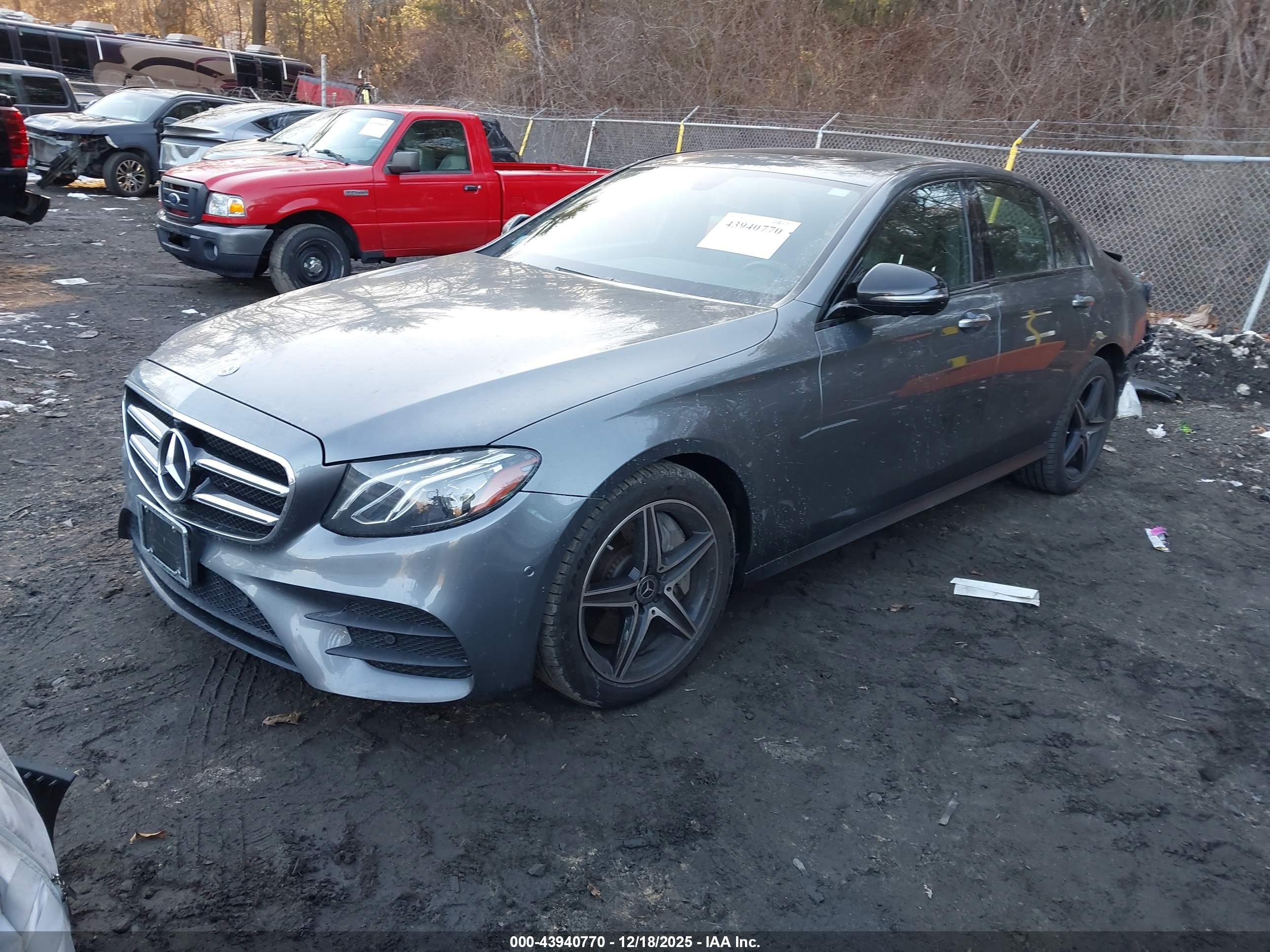 MERCEDES-BENZ E image 2