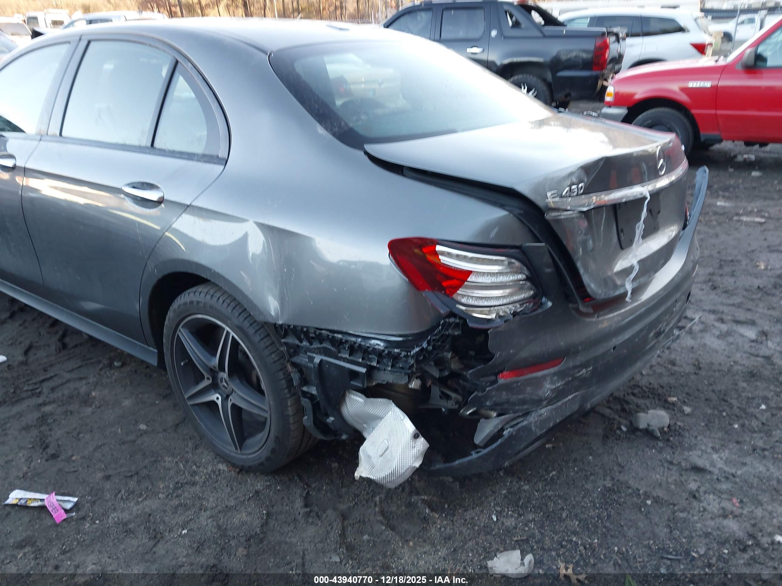 MERCEDES-BENZ E image 3