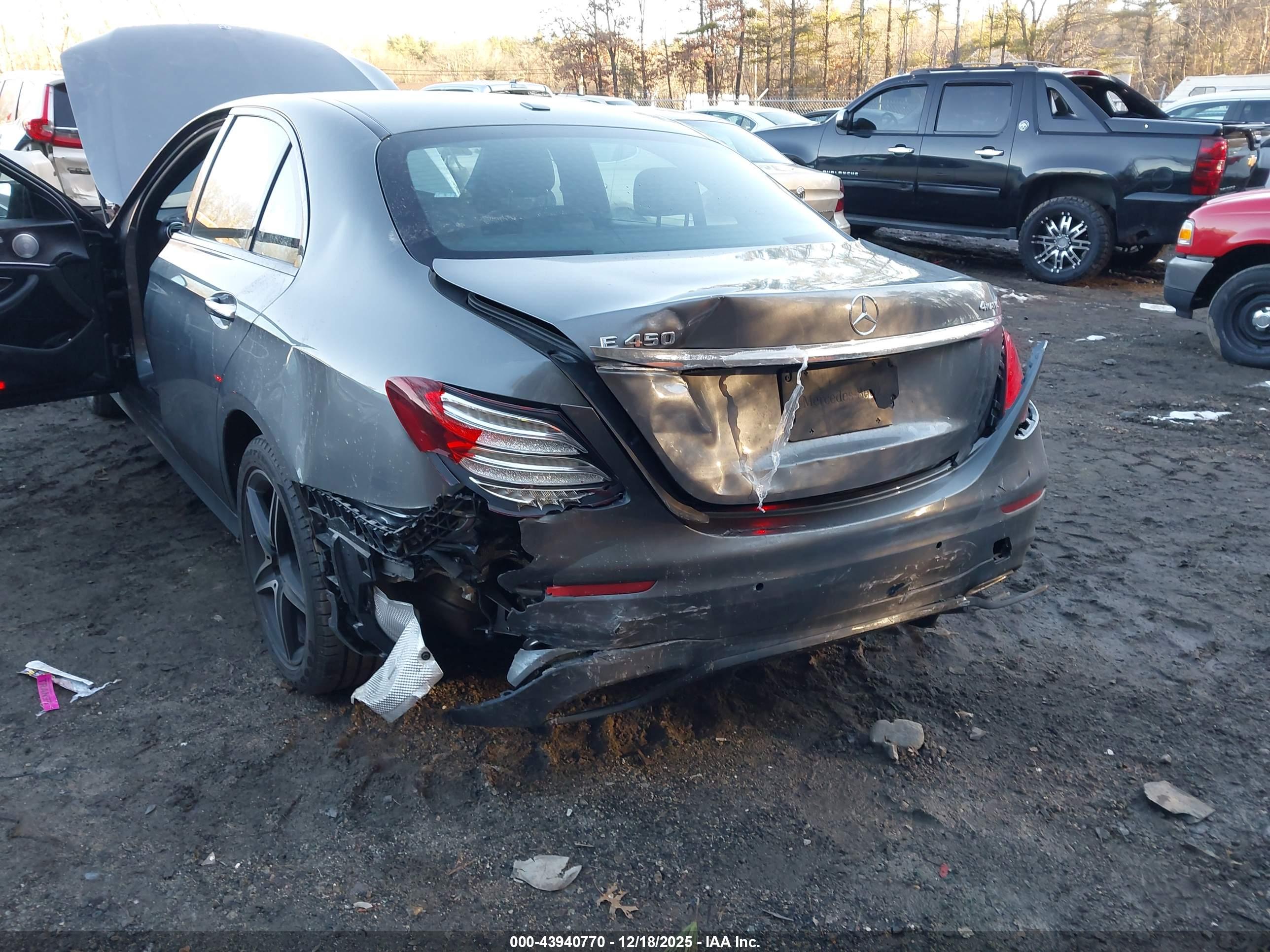 MERCEDES-BENZ E image 6
