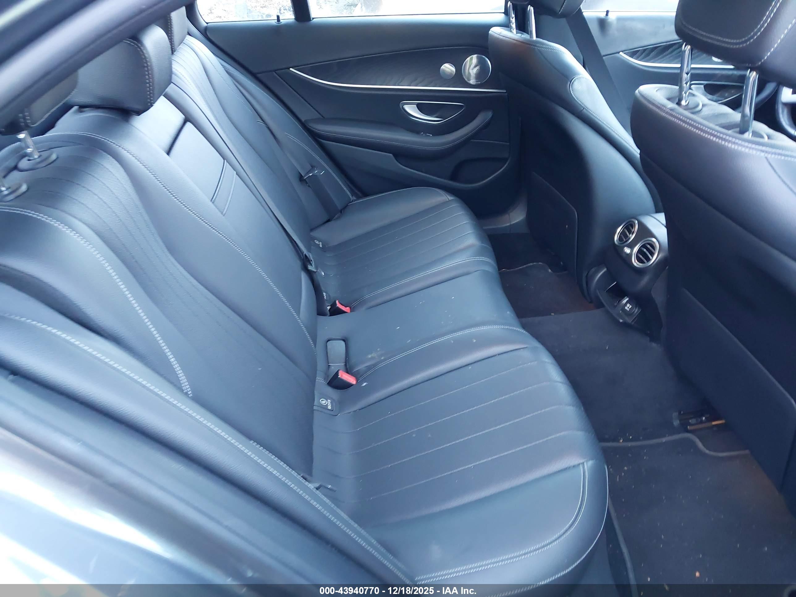 MERCEDES-BENZ E image 8