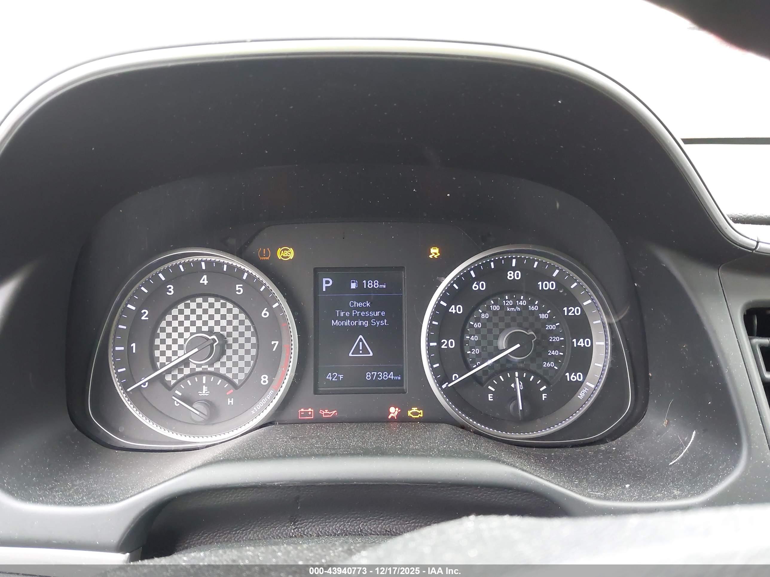 HYUNDAI ELANTRA image 7