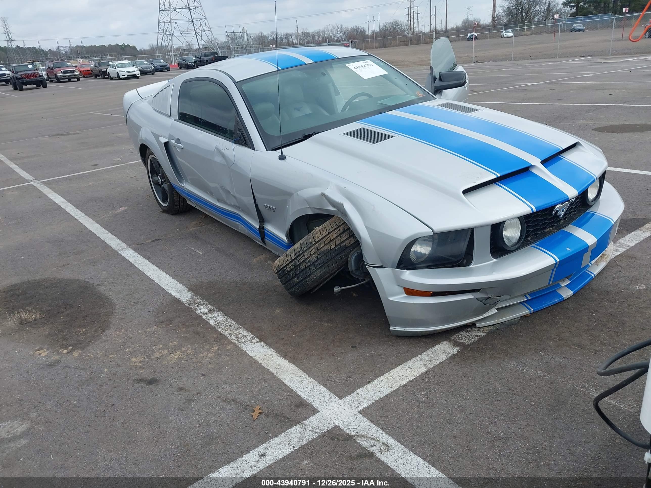 FORD MUSTANG image 6