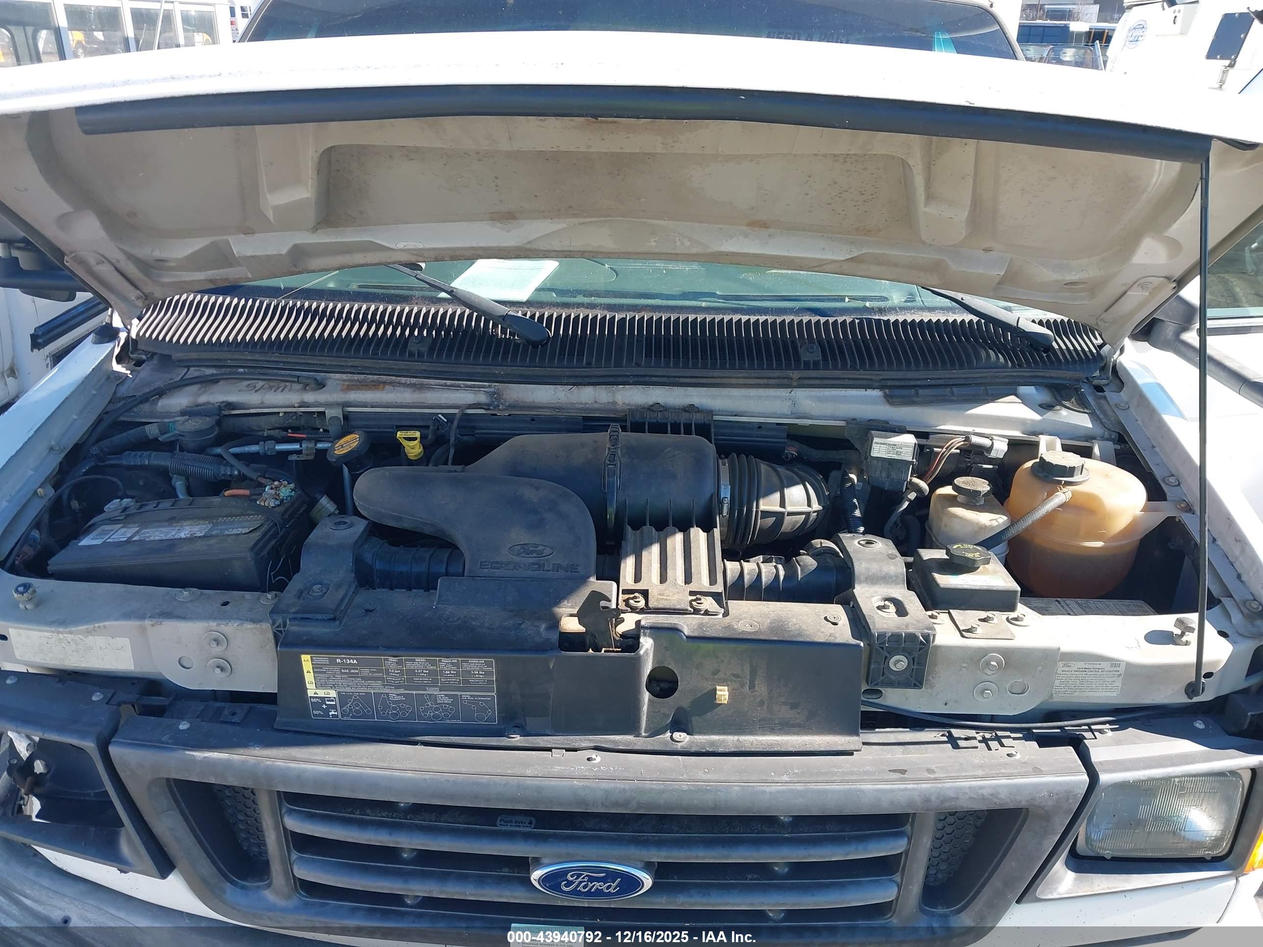 FORD E-450 image 10