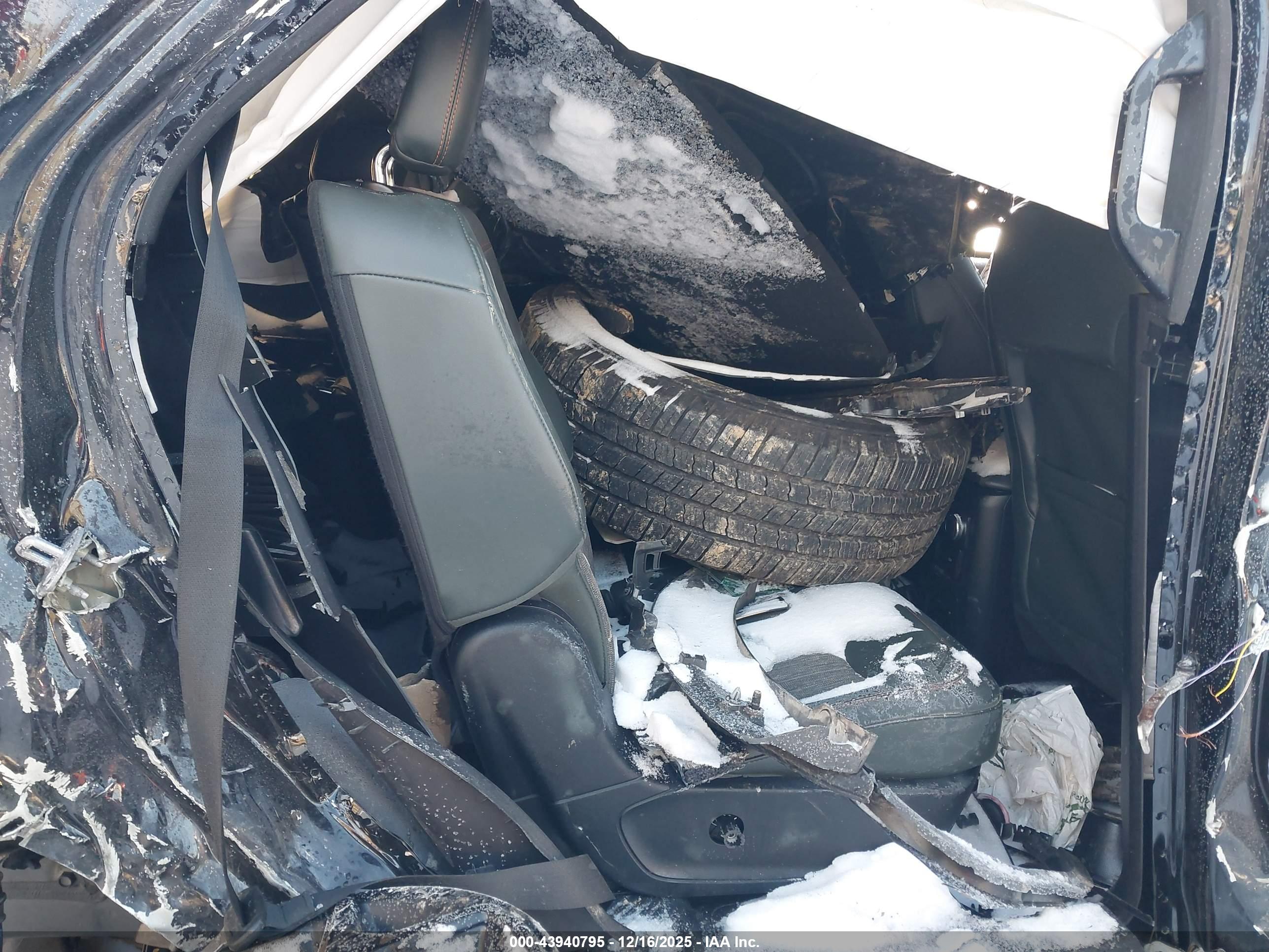 FORD EXPLORER image 8