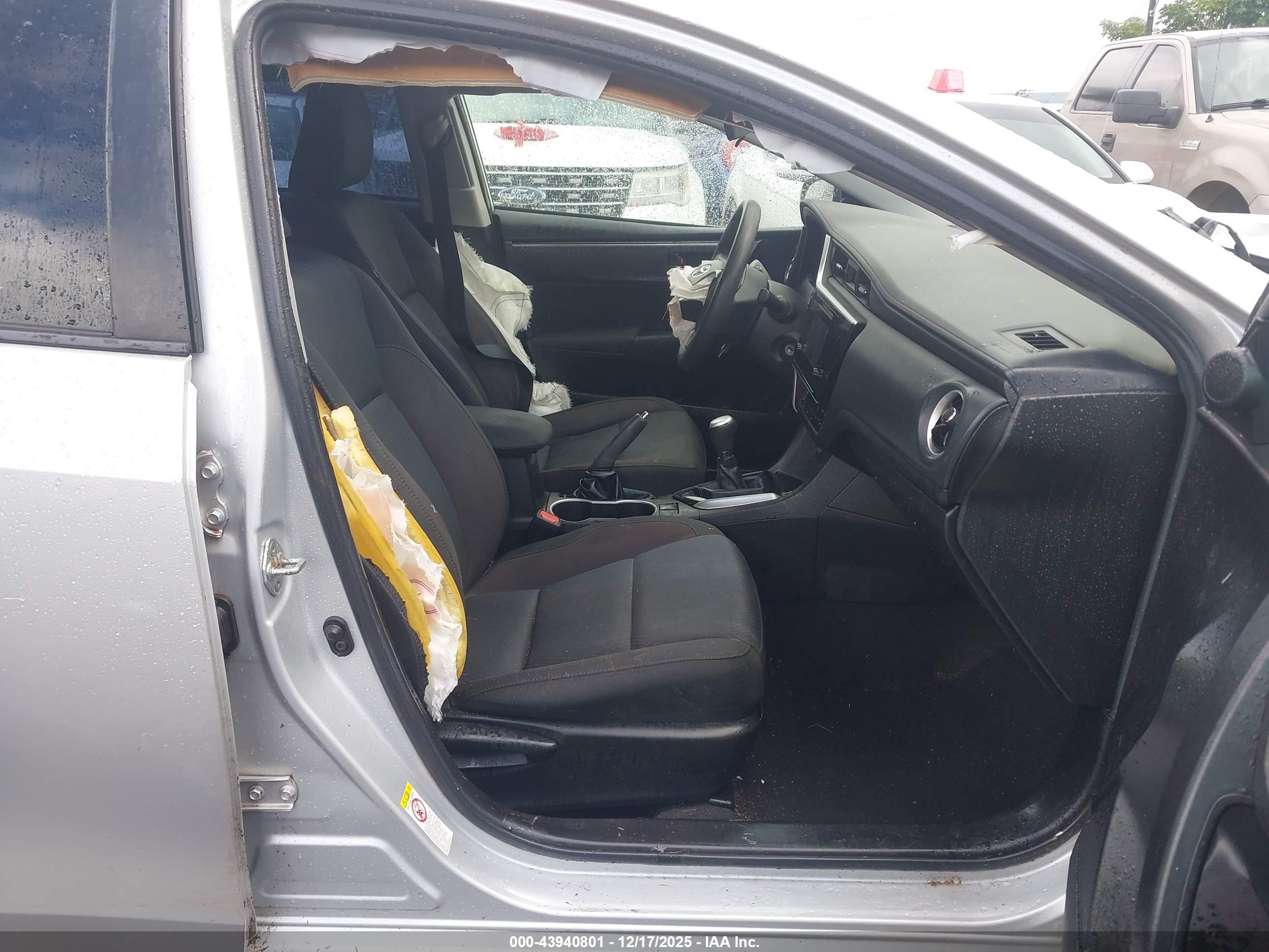 TOYOTA COROLLA image 5