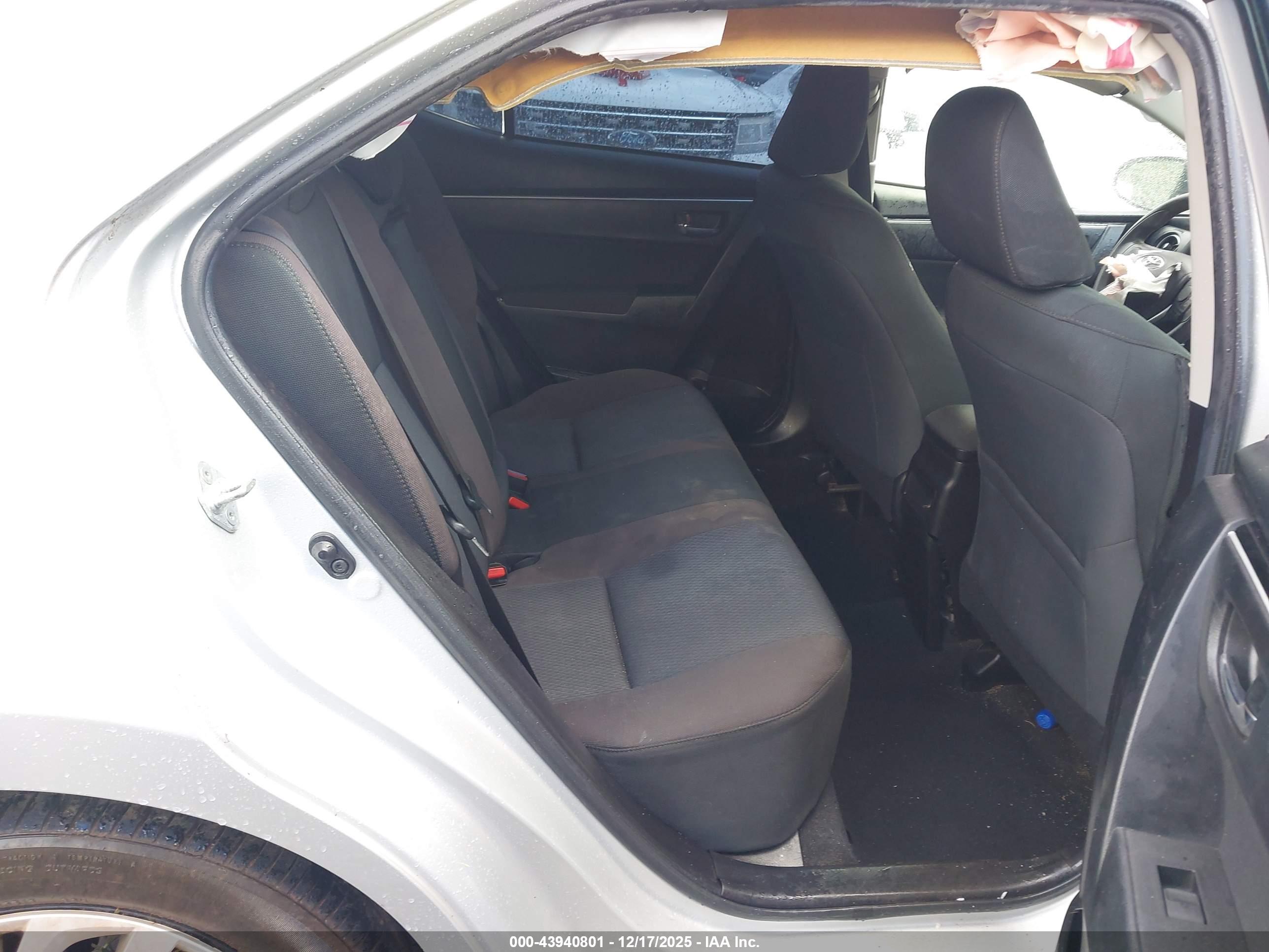 TOYOTA COROLLA image 8