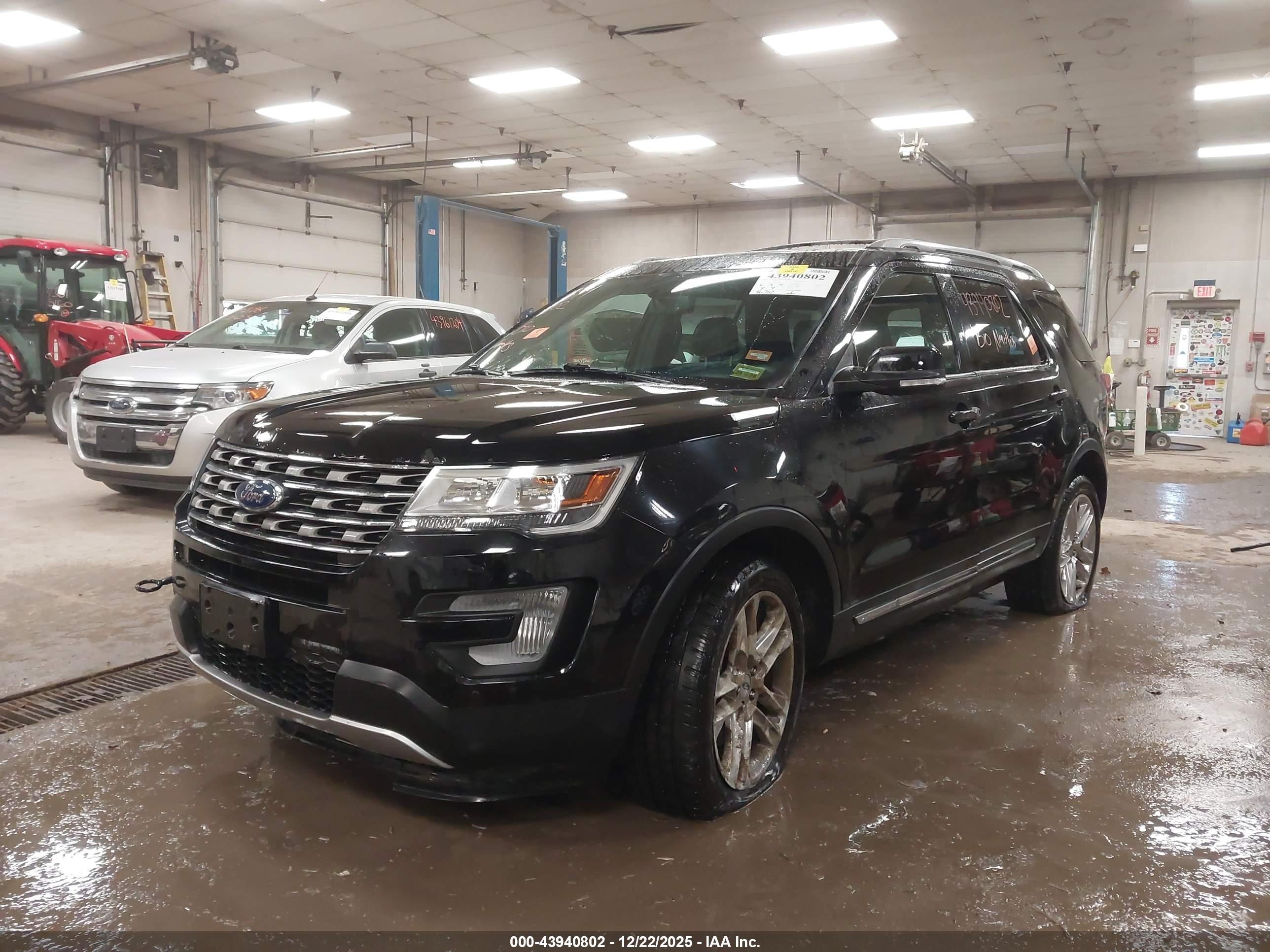 FORD EXPLORER image 2