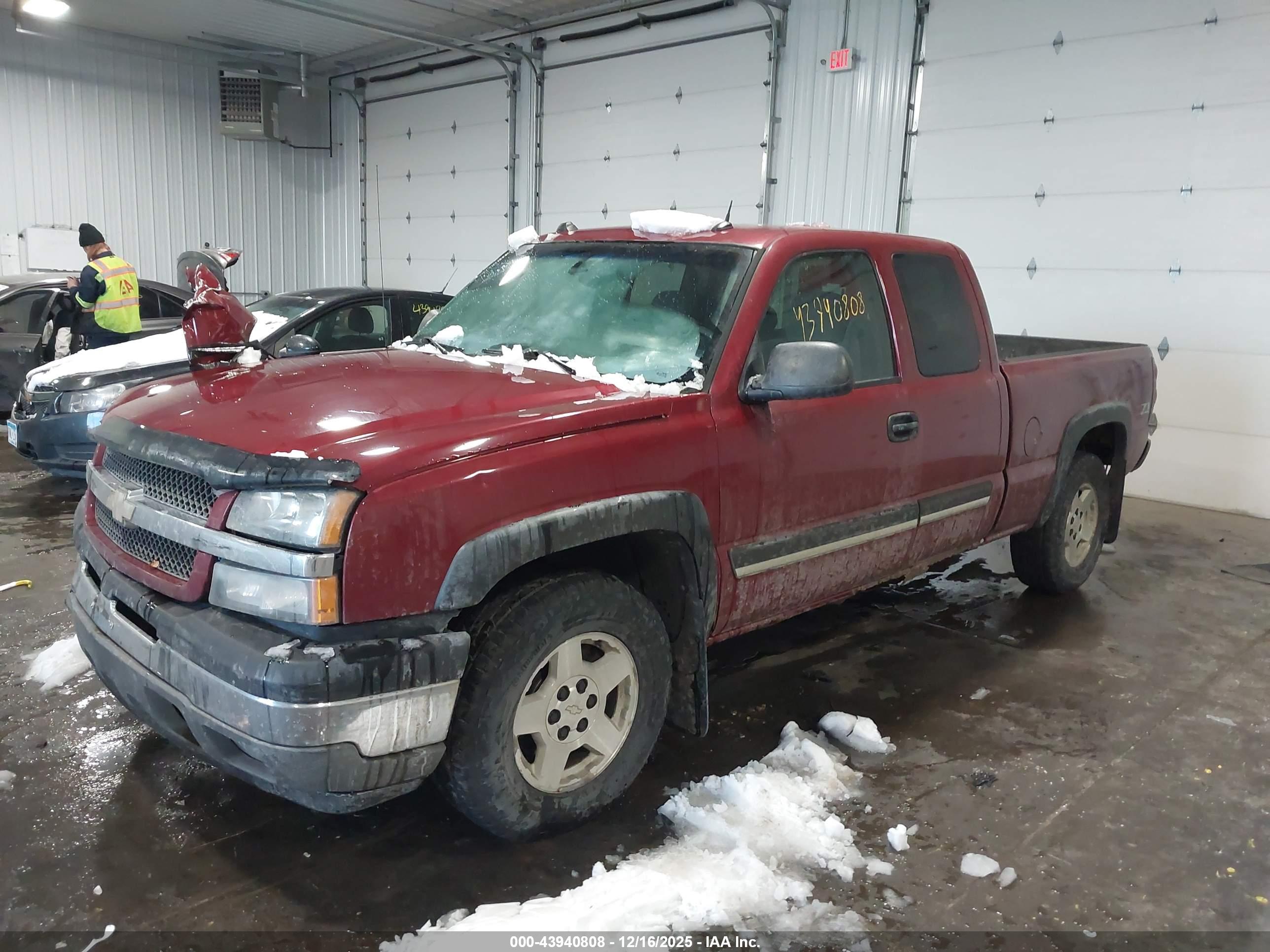 CHEVROLET SILVERADO image 2