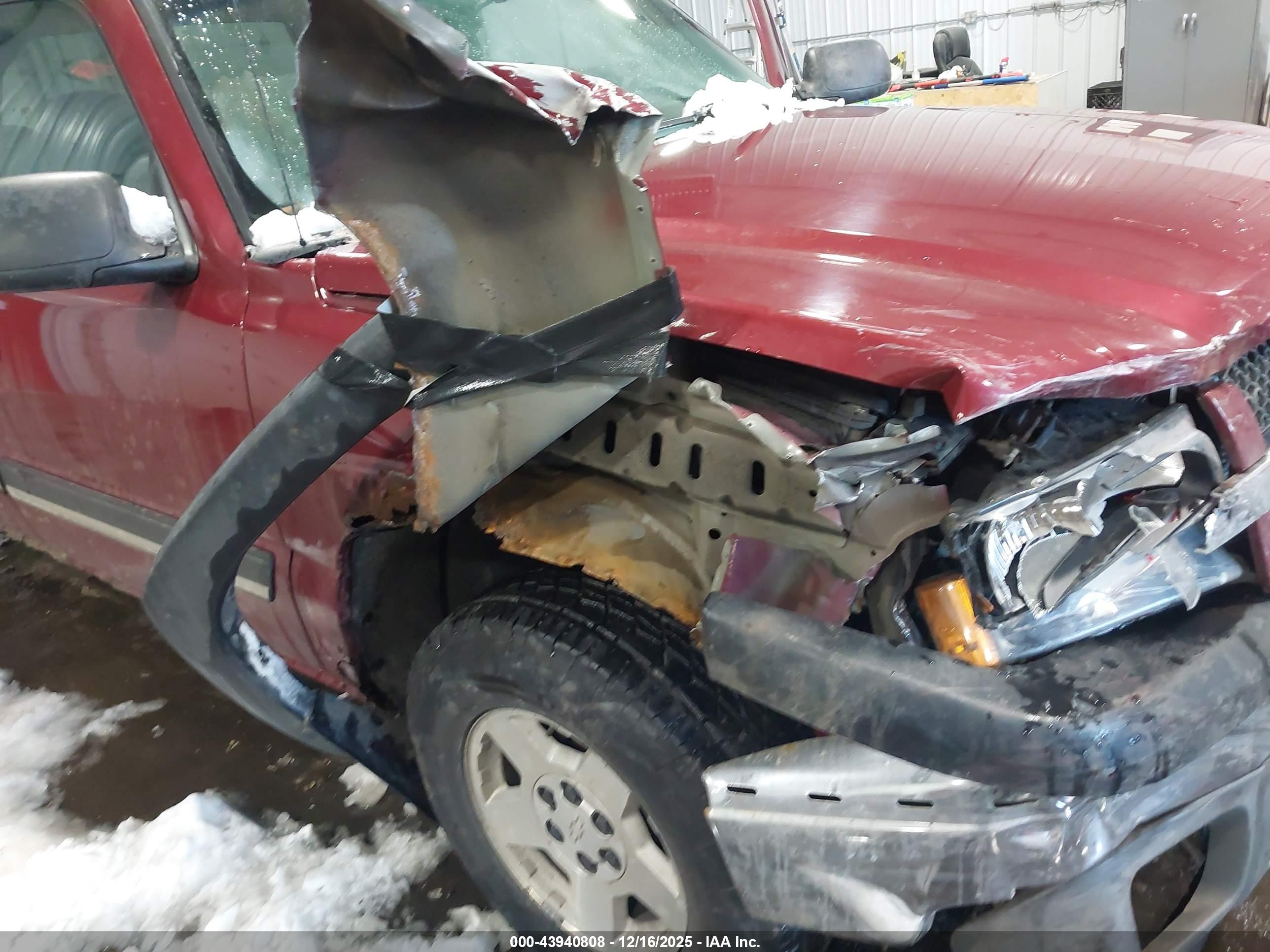 CHEVROLET SILVERADO image 6