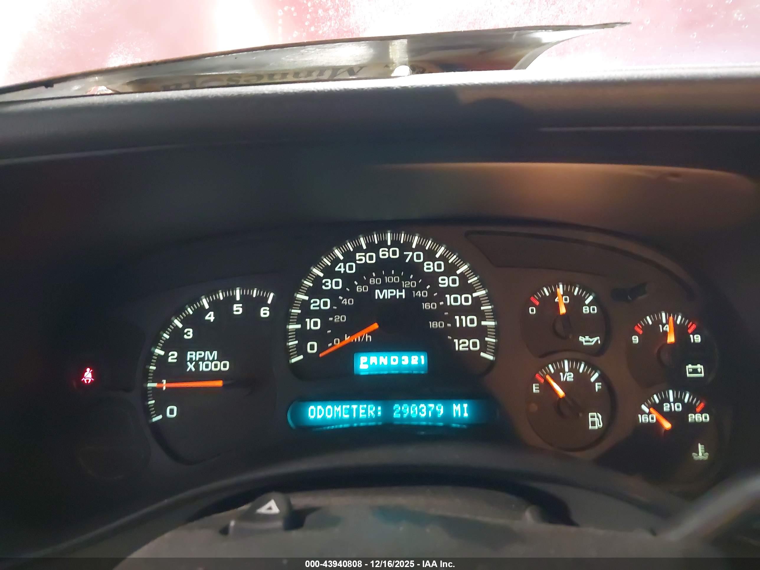 CHEVROLET SILVERADO image 7
