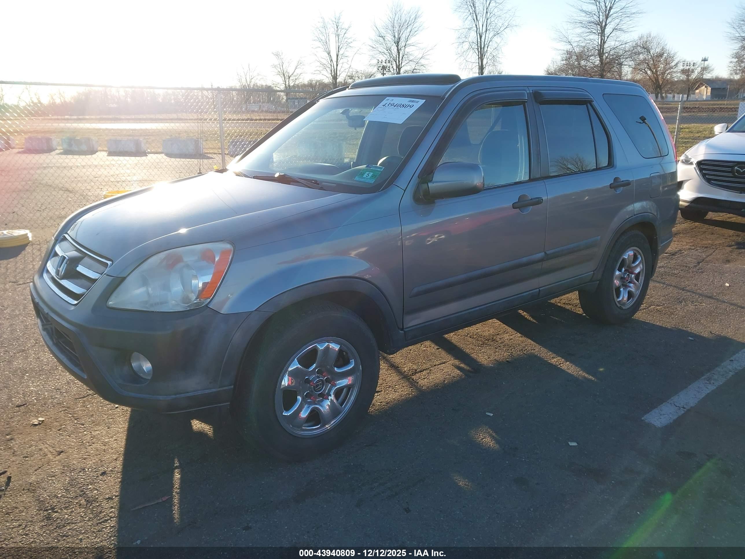 HONDA CR-V image 2
